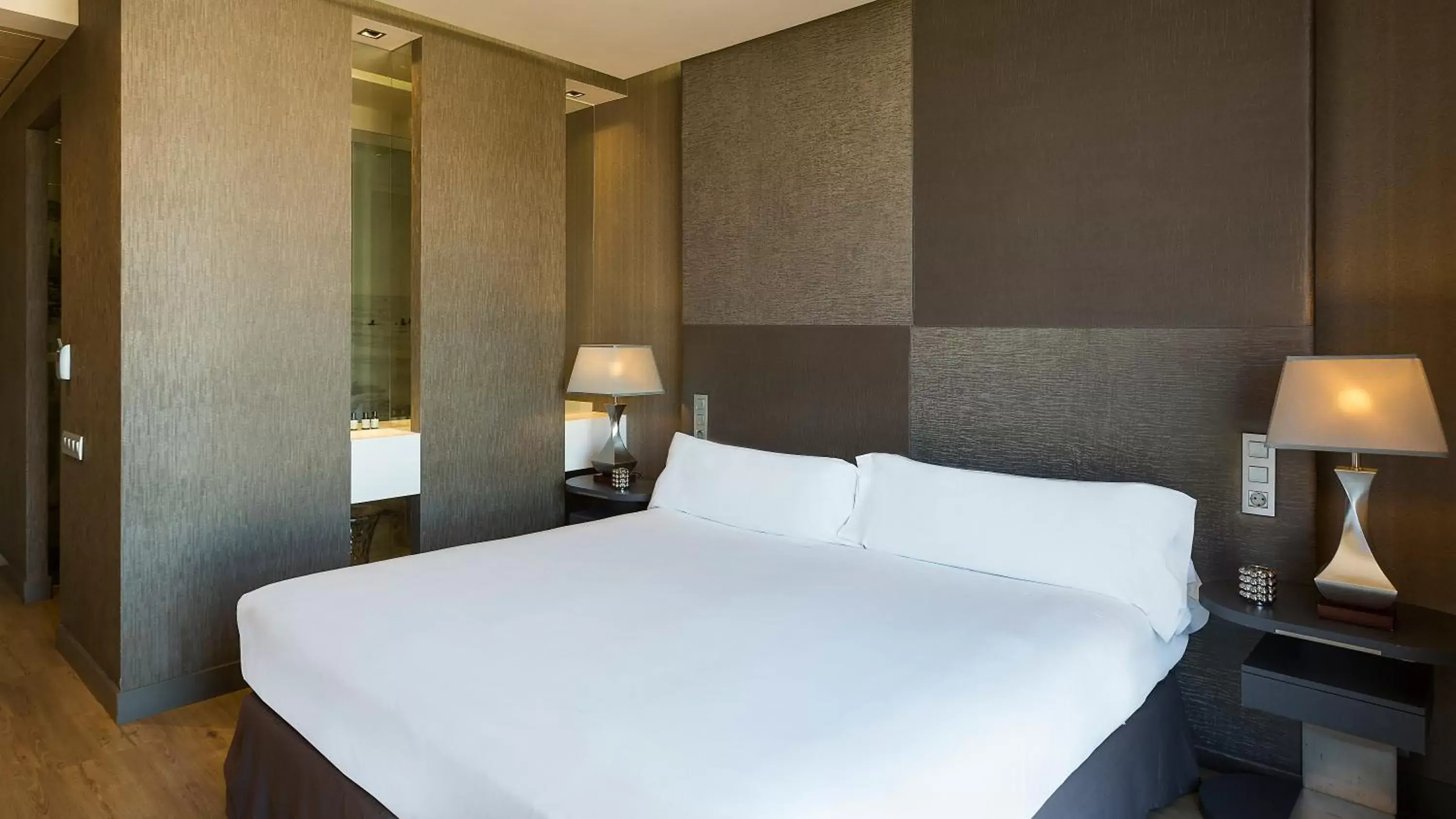 Bed in Hotel MiM Sitges & Spa