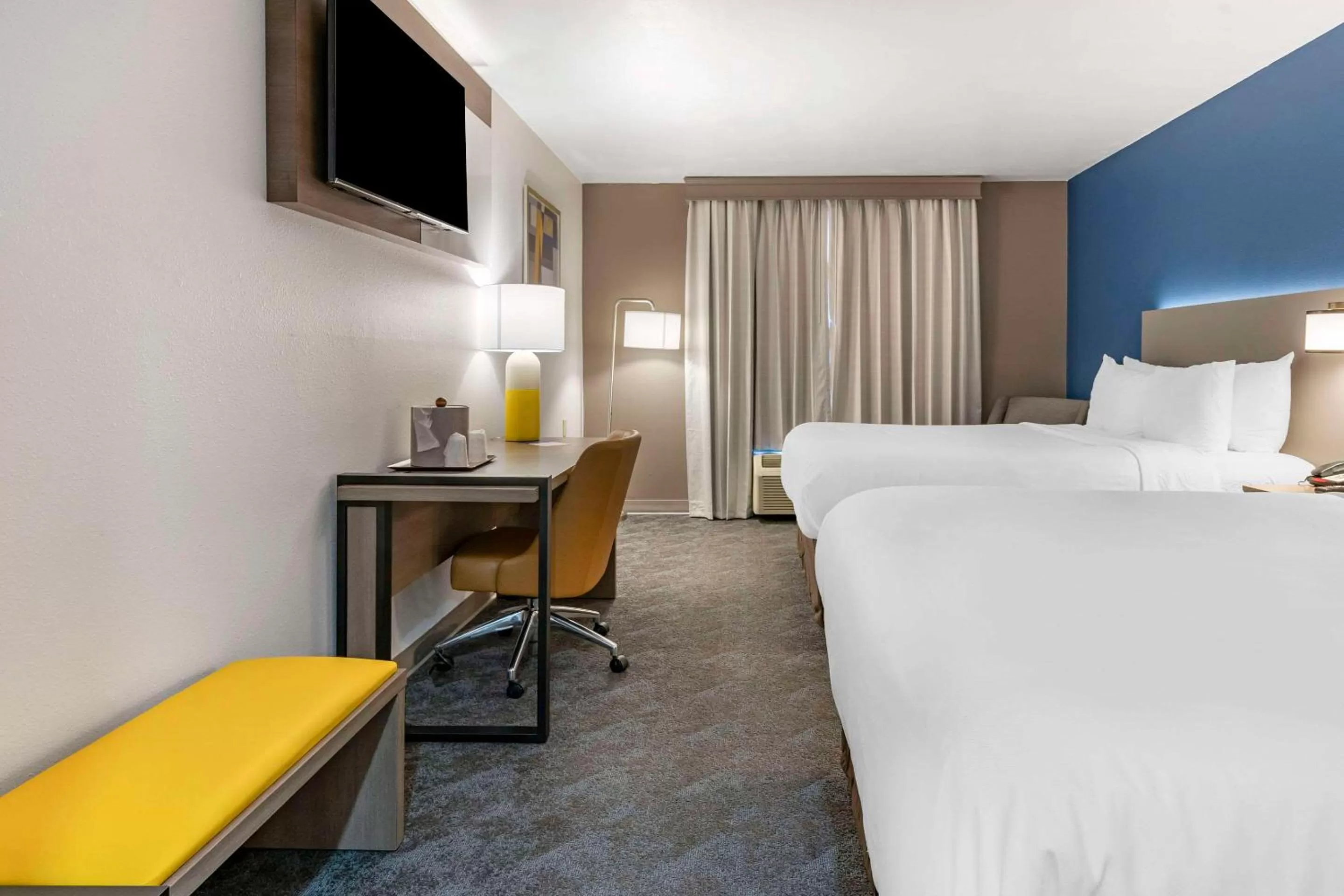 Bedroom, Bed in Comfort Inn & Suites Shelbyville