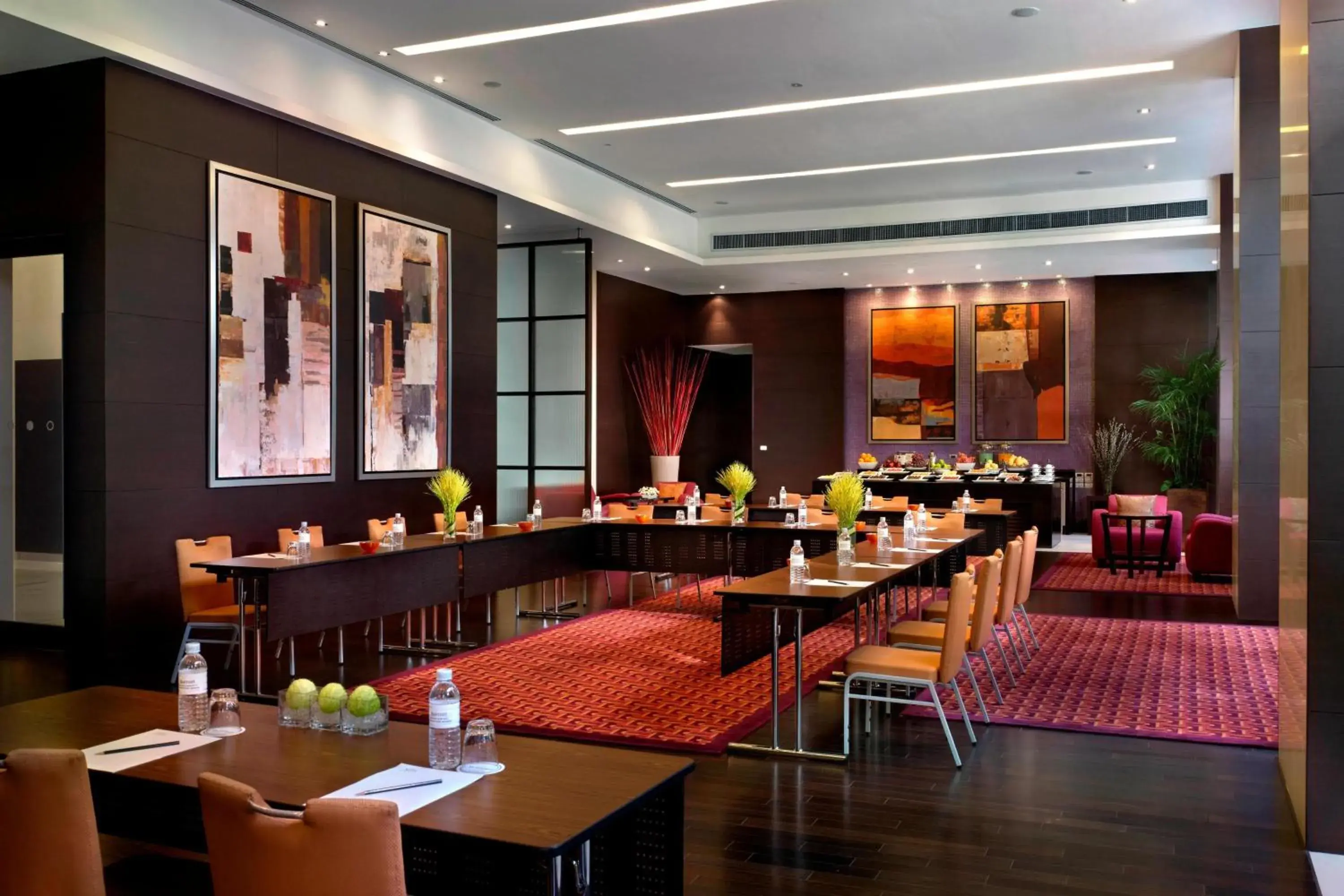 Lounge or bar, Restaurant/Places to Eat in Marriott Executive Apartments Sukhumvit Park