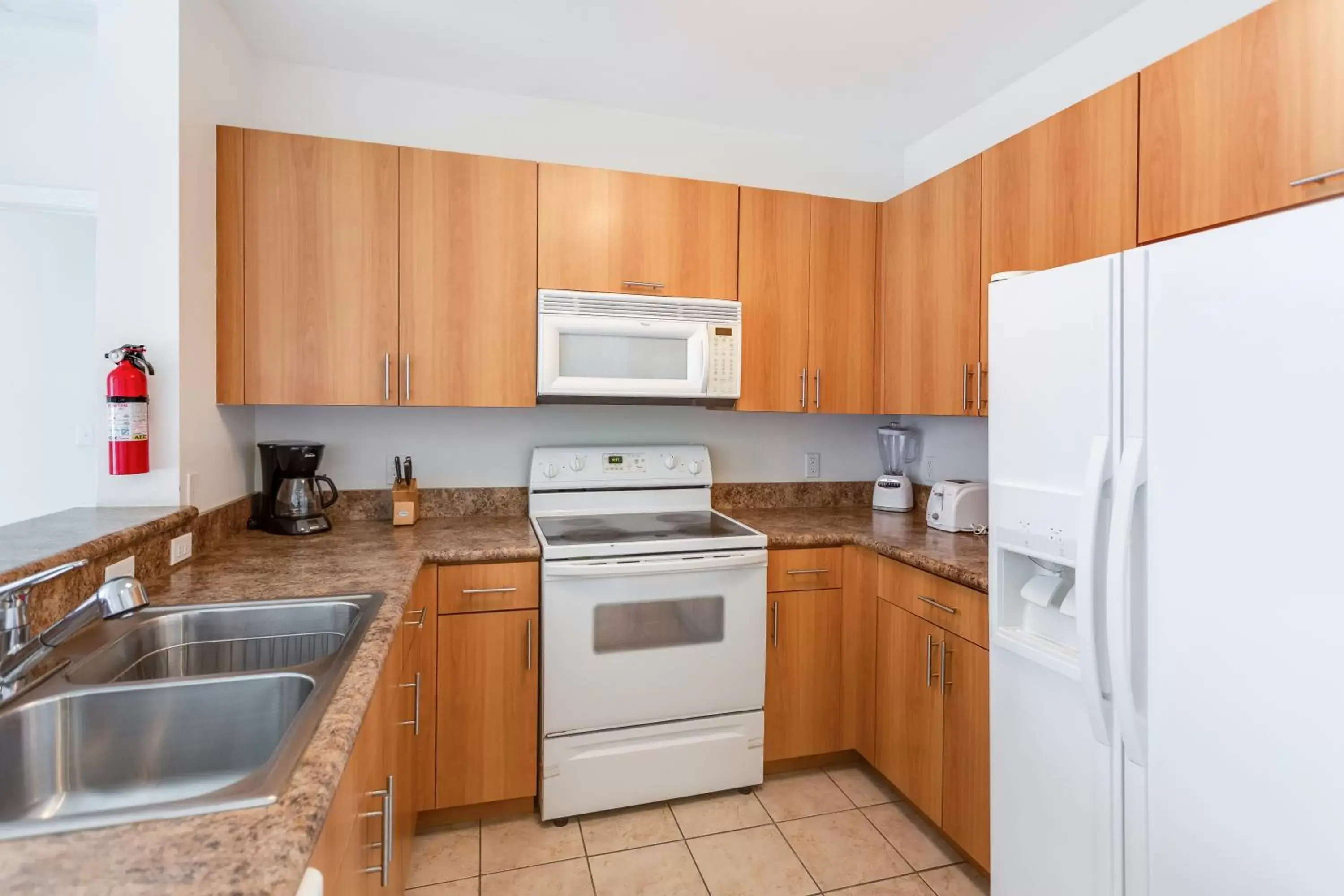 Kitchen or kitchenette, Kitchen/Kitchenette in Dadeland Towers by Miami Vacations