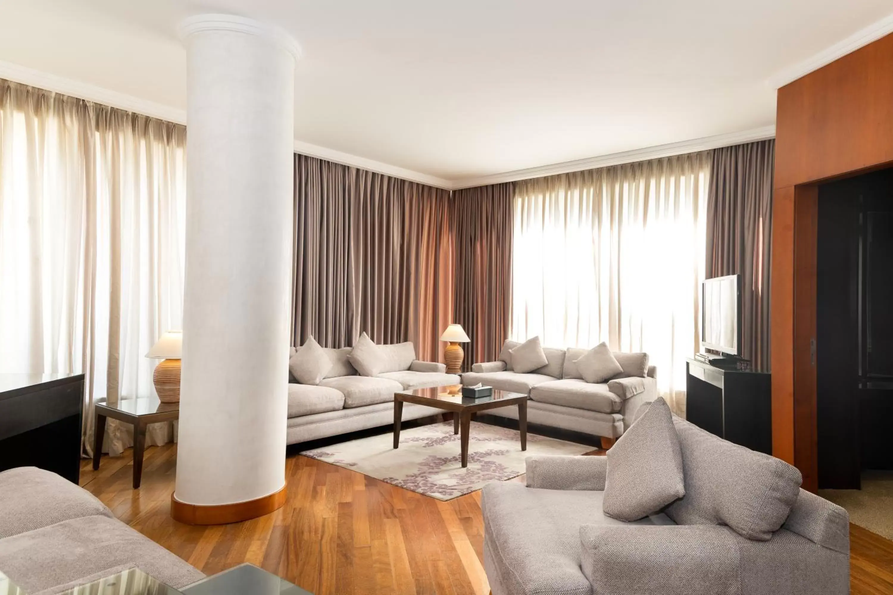 Living room, Seating Area in Kempinski Hotel Amman