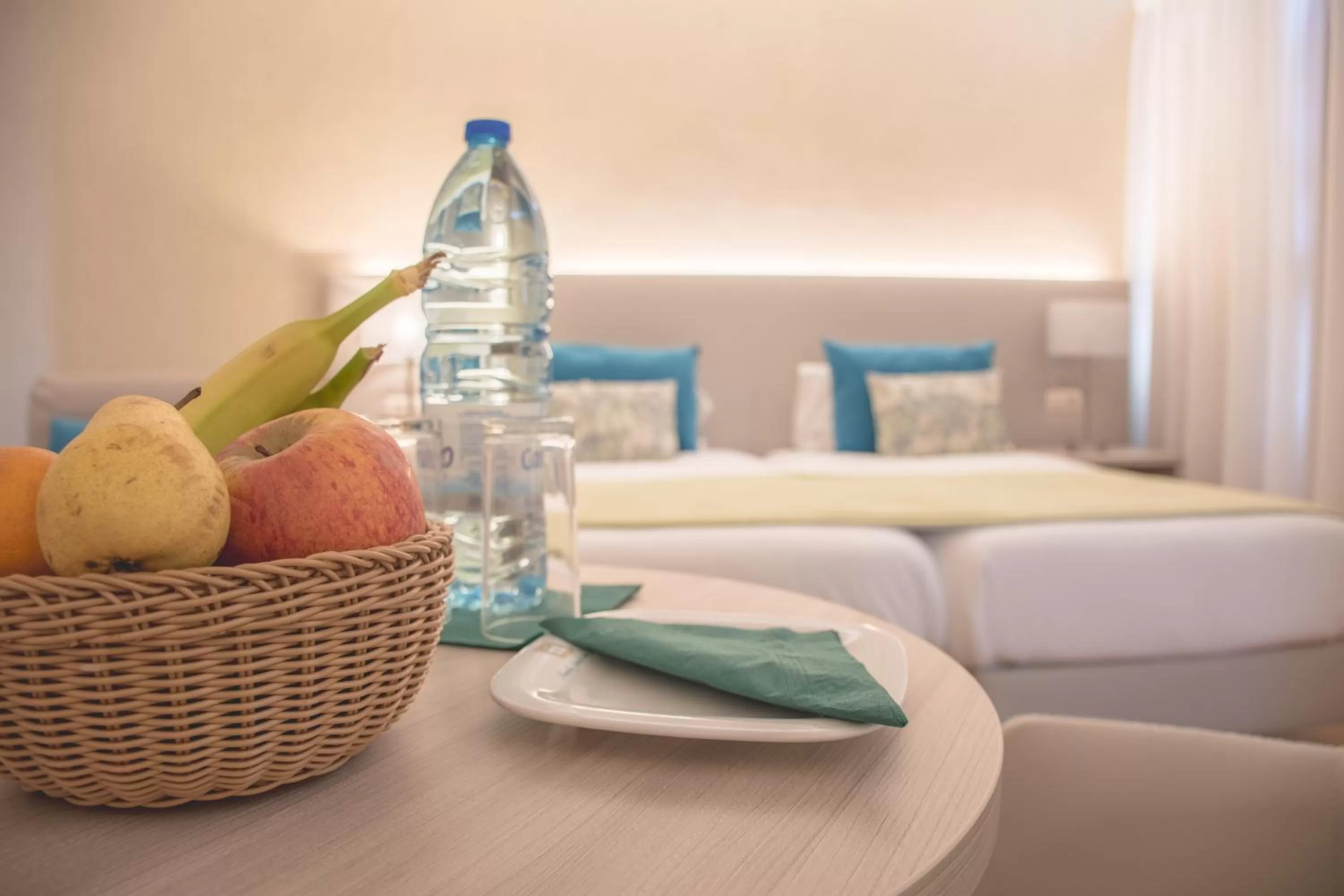 Photo of the whole room, Bed in Loule Jardim Hotel