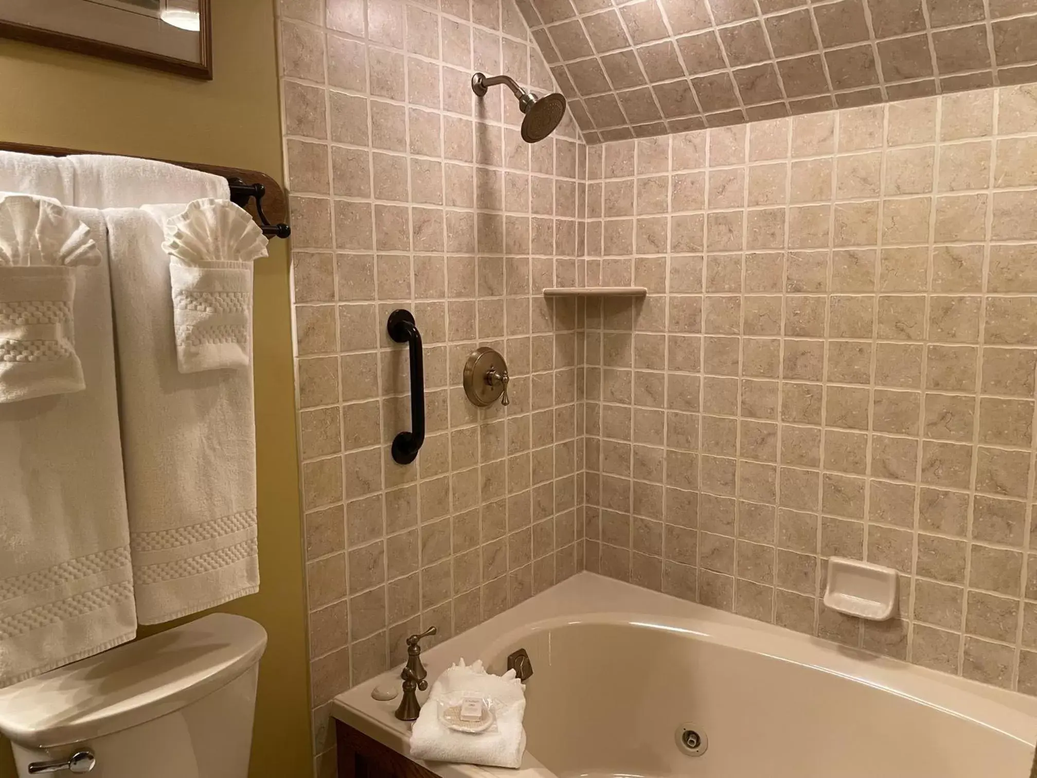 Bathroom in Bob Timberlake Inn at Chetola Resort
