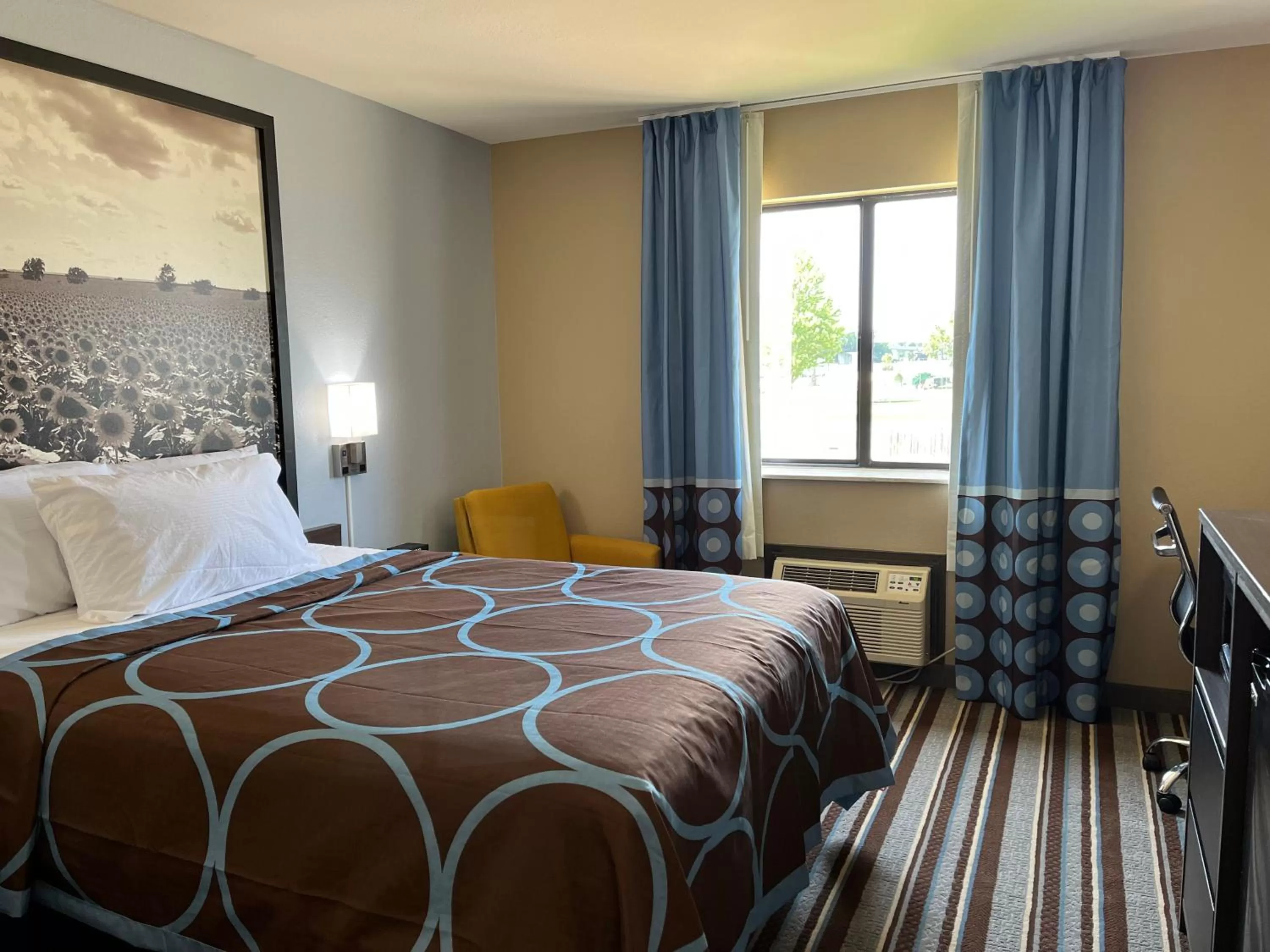 Bed in Super 8 by Wyndham Independence KS