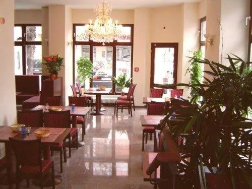 Restaurant/places to eat in Hotel Orion Berlin