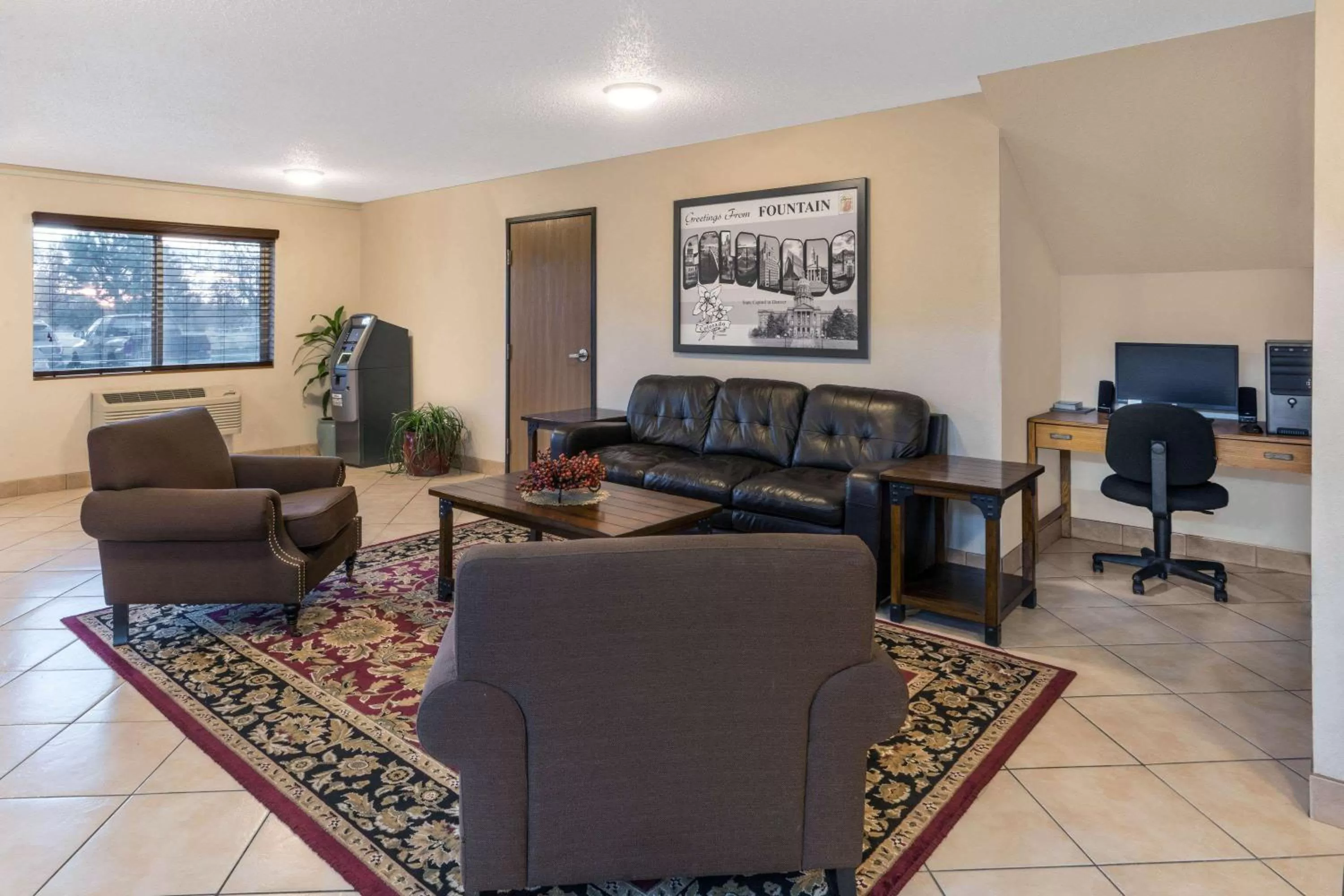 Lobby or reception in Super 8 by Wyndham Fountain