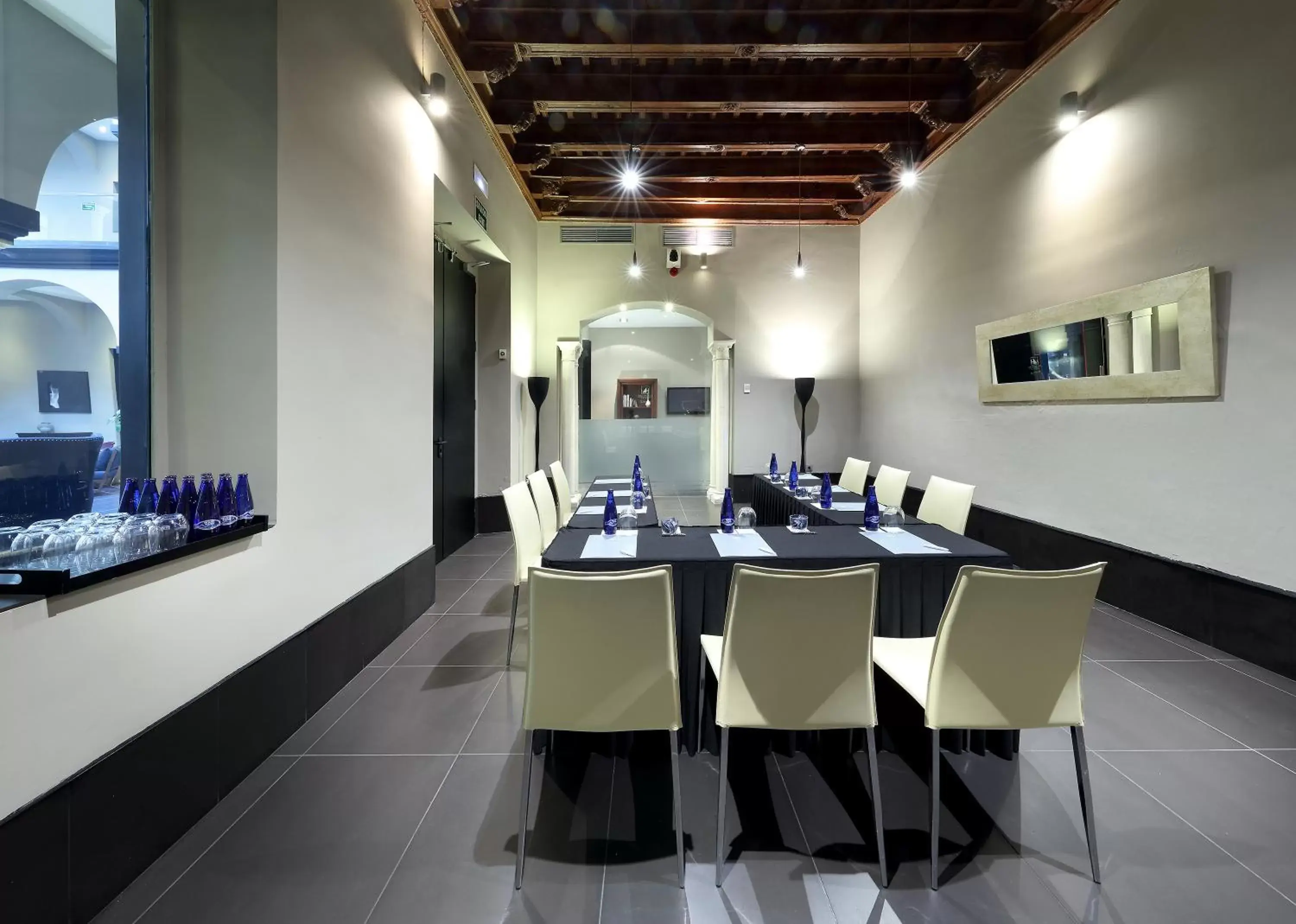 Meeting/conference room, Lounge/Bar in Eurostars Sevilla Boutique