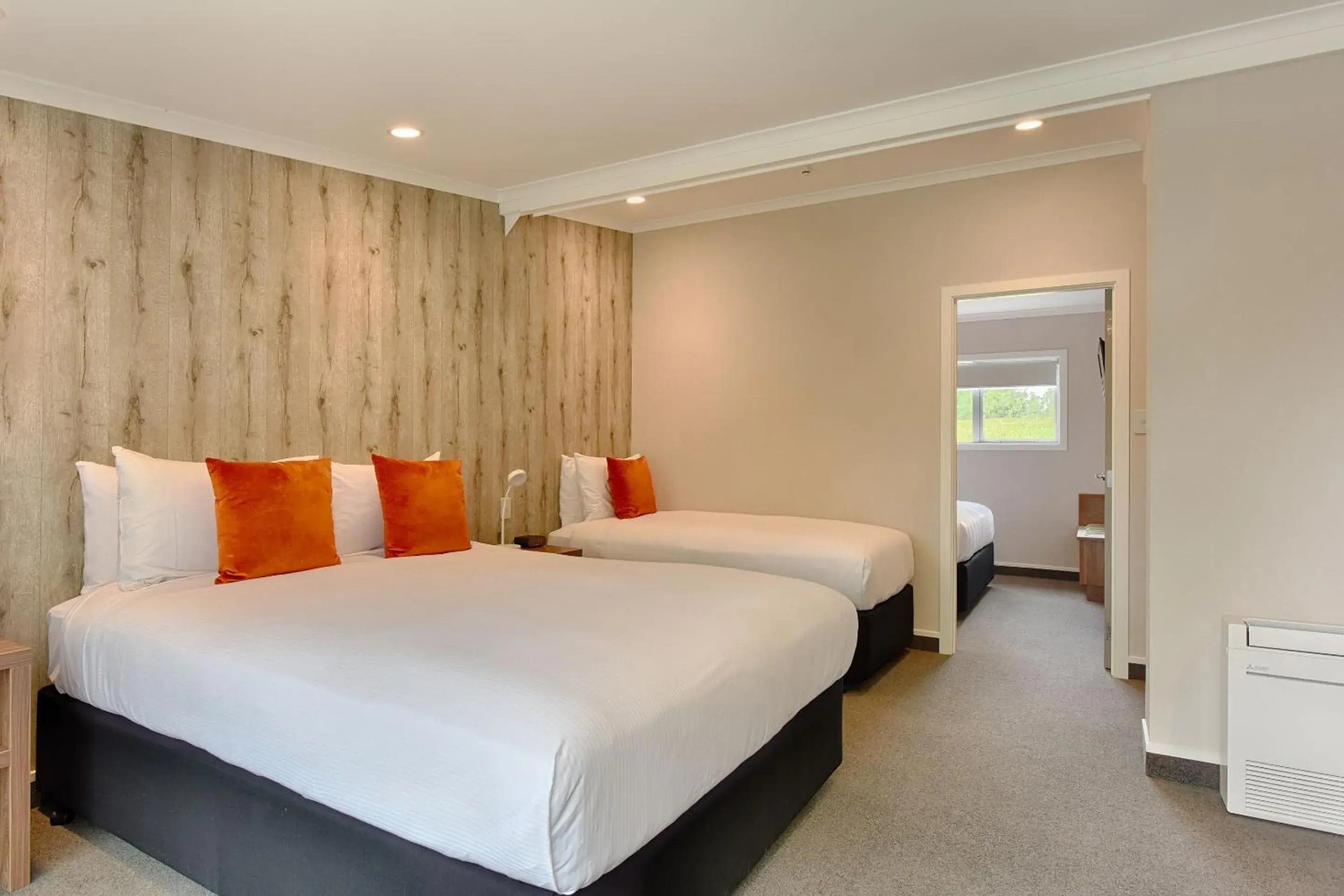 Bed in Heartland Hotel Croydon