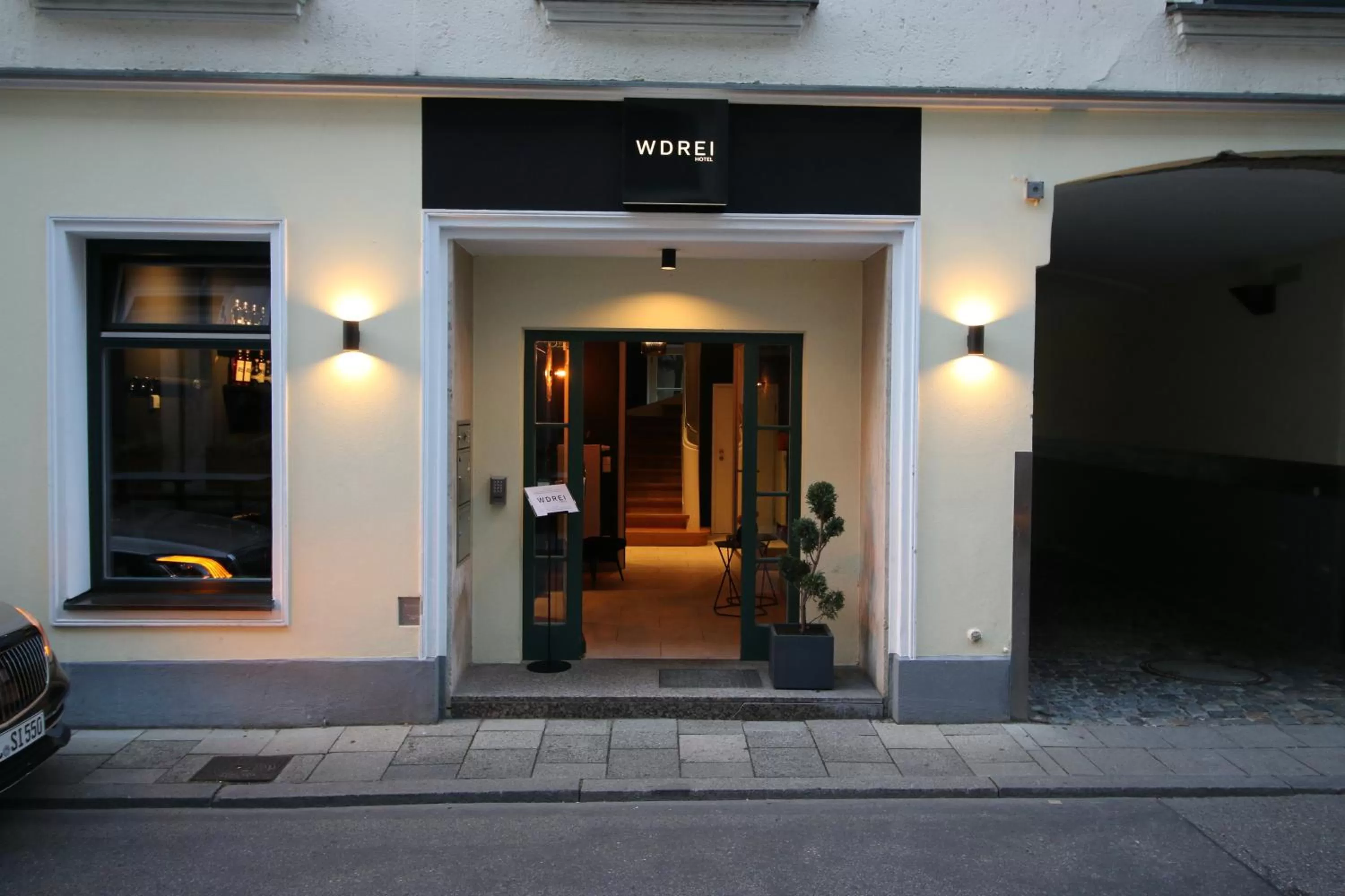 Facade/entrance in WDREI Hotel