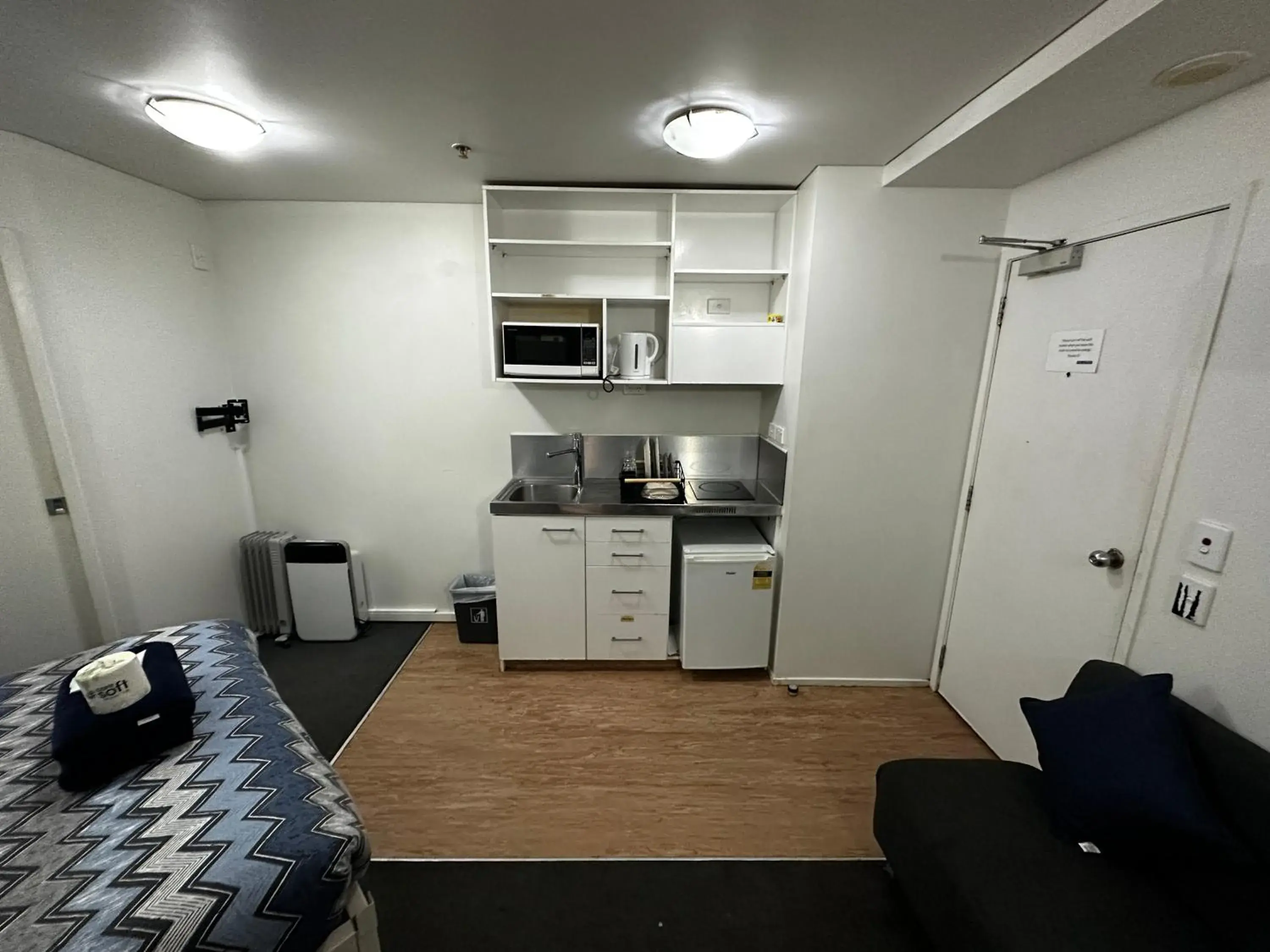 Kitchen or kitchenette, Kitchen/Kitchenette in Columbia Apartments