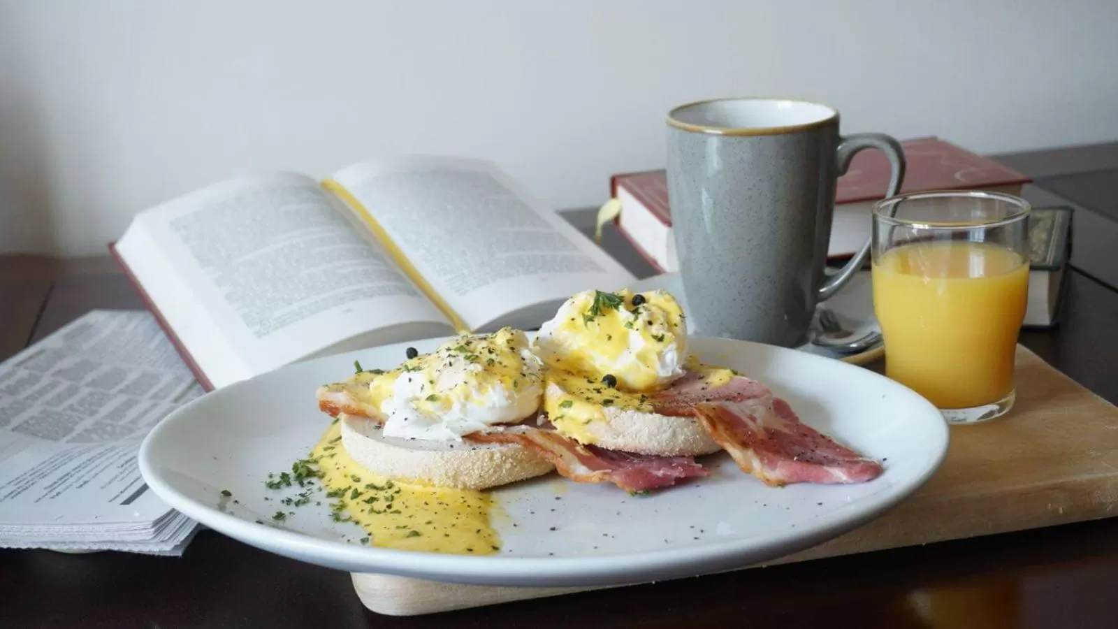 Breakfast in Walsh's Hotel and Apartments