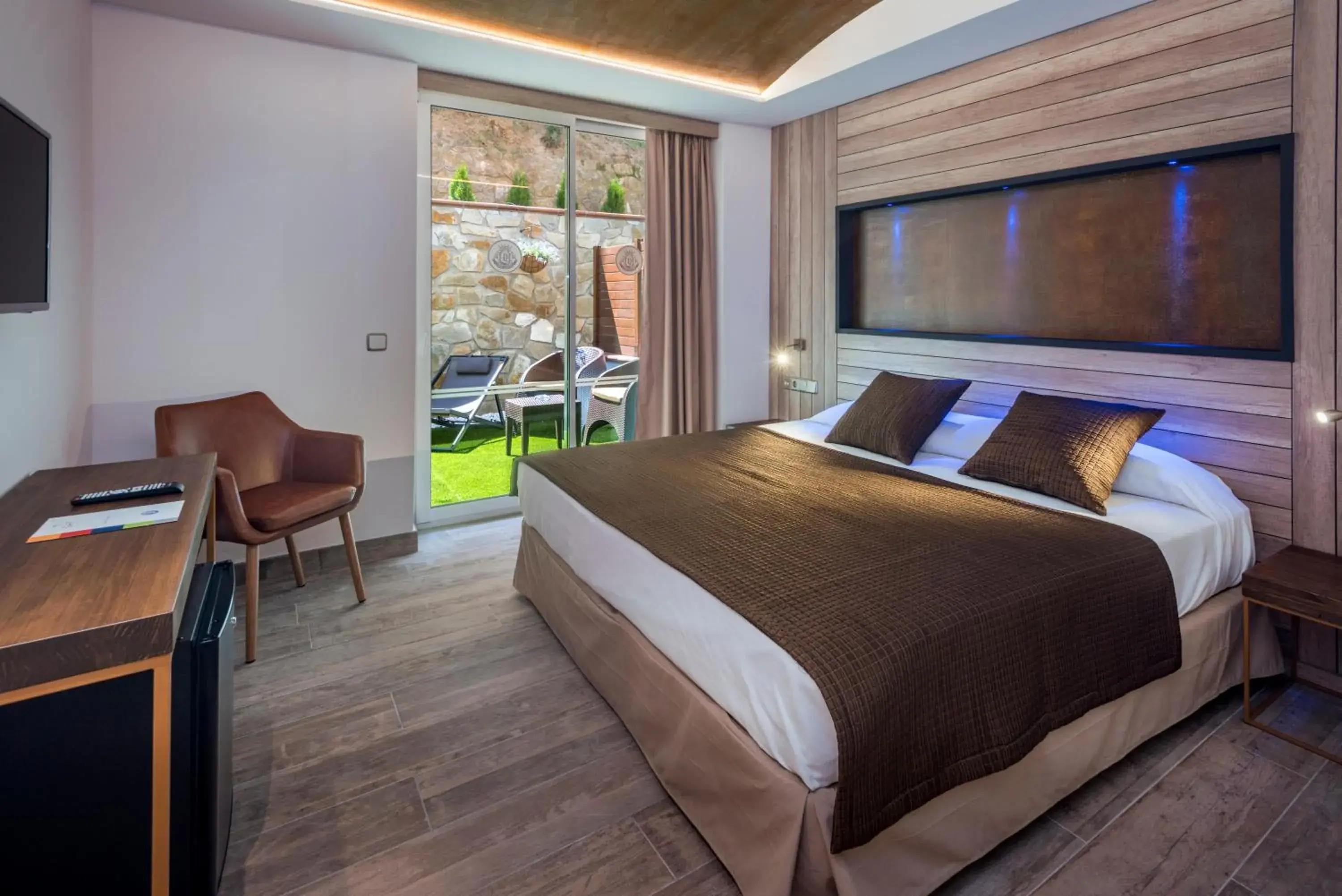 Photo of the whole room, Bed in Hotel GHT Neptuno-Tossa & Venus SPA Photo of the whole room, Bed in Hotel GHT Neptuno-Tossa & Venus SPA