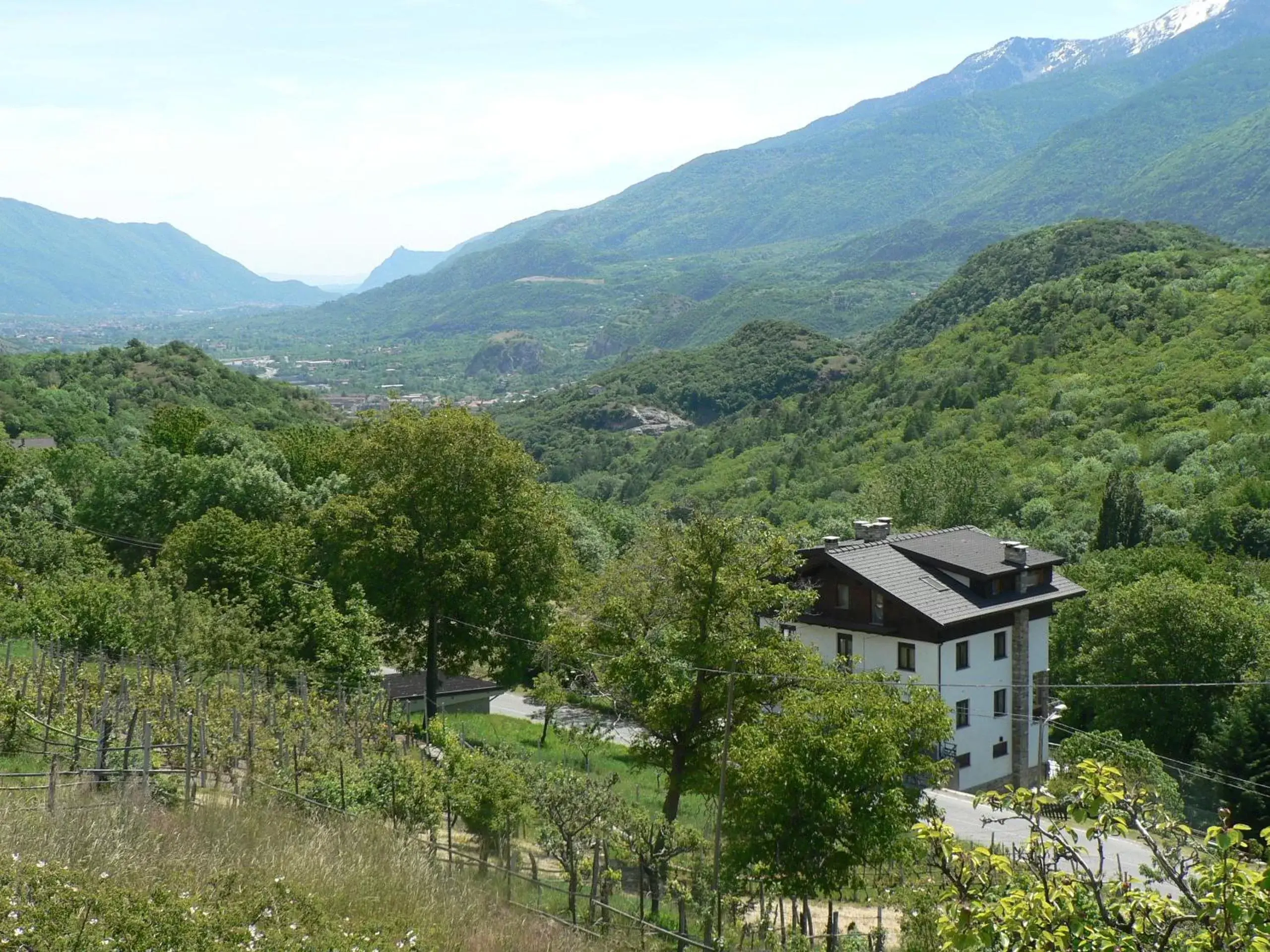 Facade/entrance, Mountain View in La Via del Sole