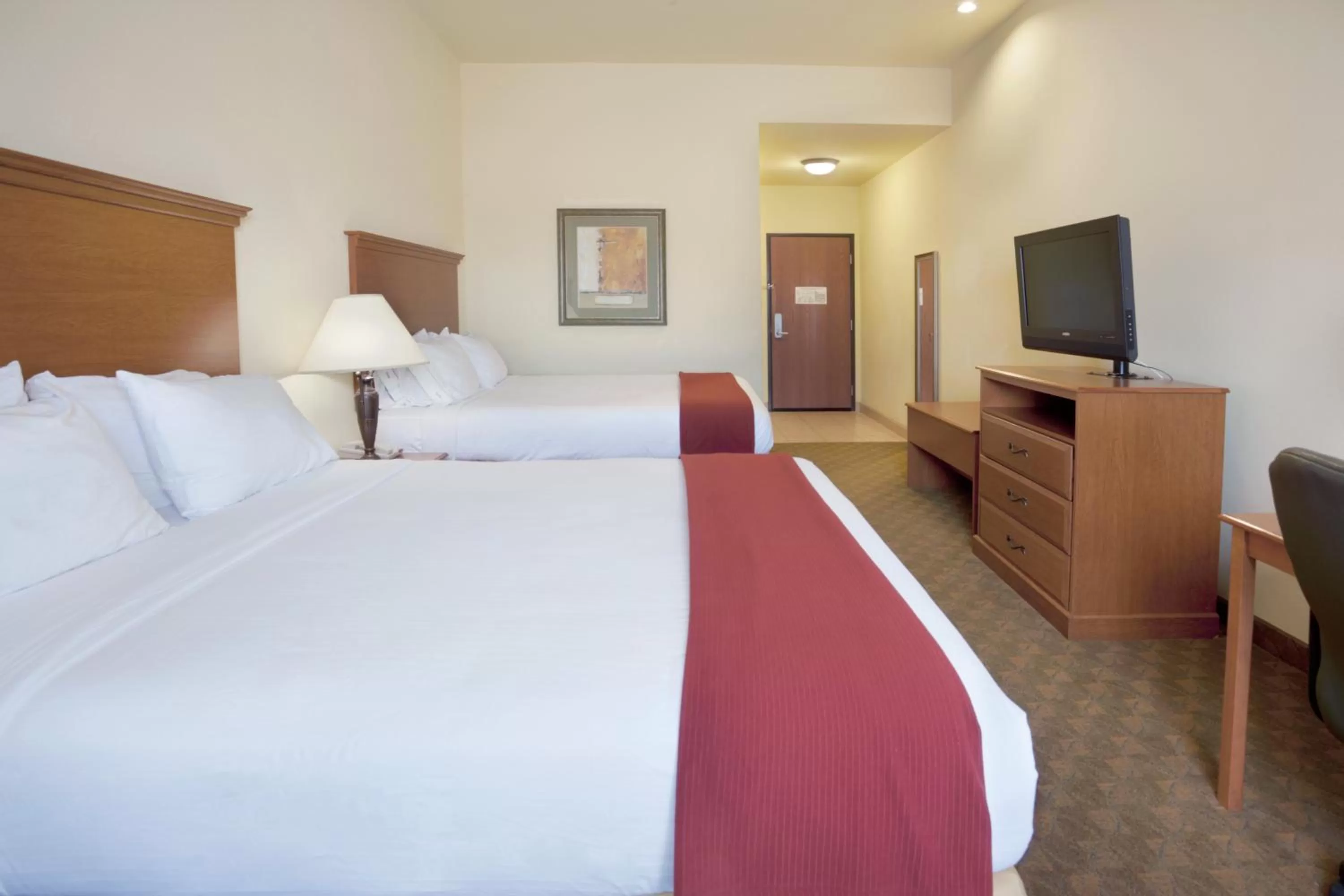 Photo of the whole room, Bed in Holiday Inn Express Hotel & Suites Zapata by IHG