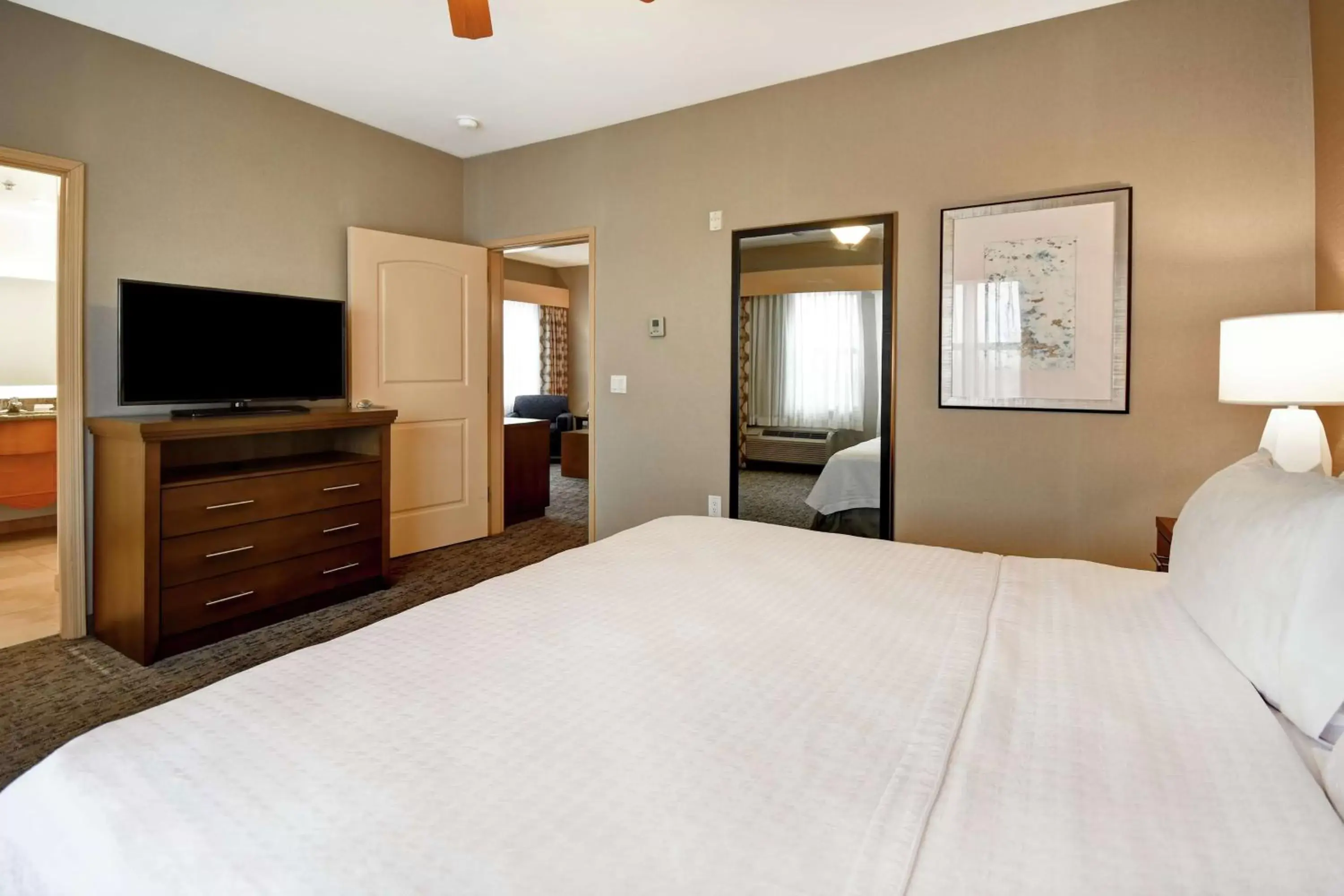 Bedroom, Bed in Homewood Suites by Hilton Boise