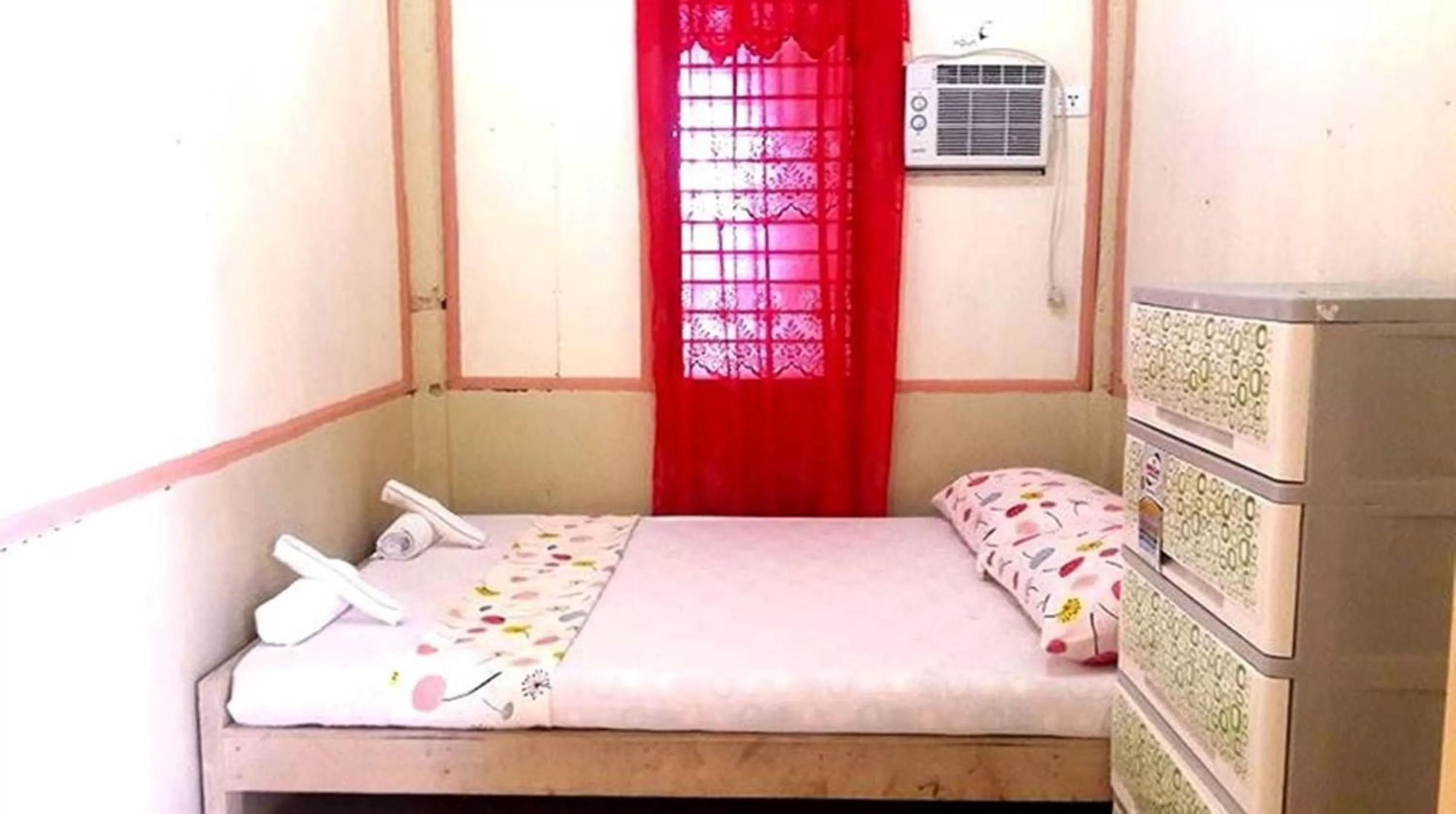 Bed in Gaea's Apartments