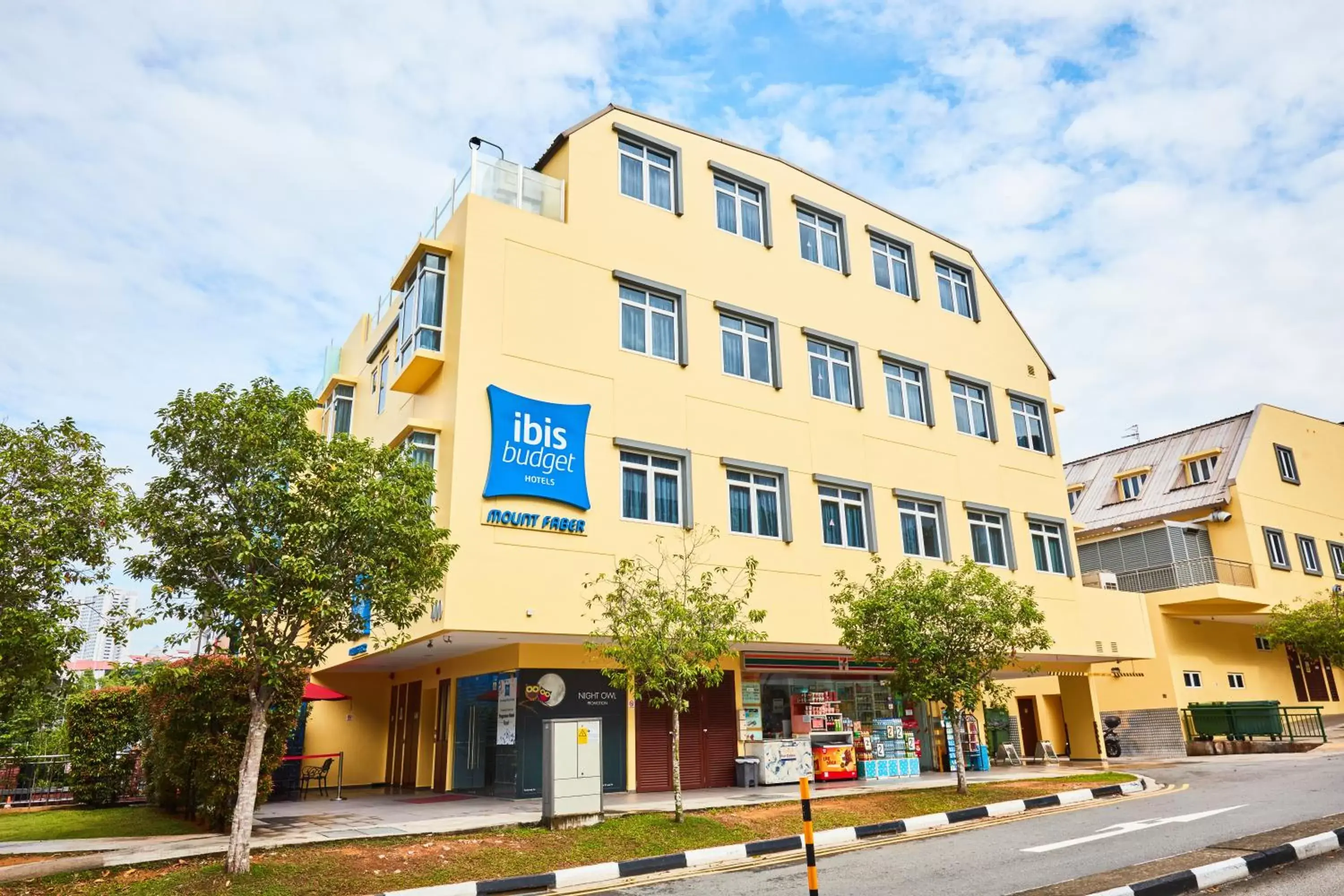 Property Building in ibis budget Singapore Mount Faber
