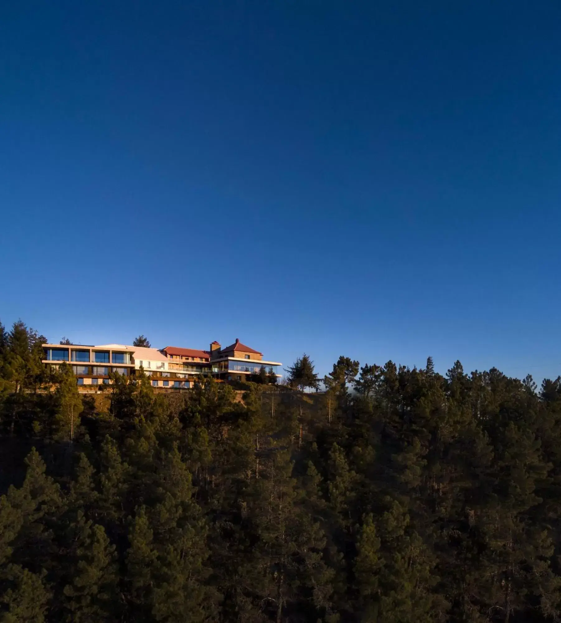 Property building in Casa de São Lourenço - Burel Mountain Hotels