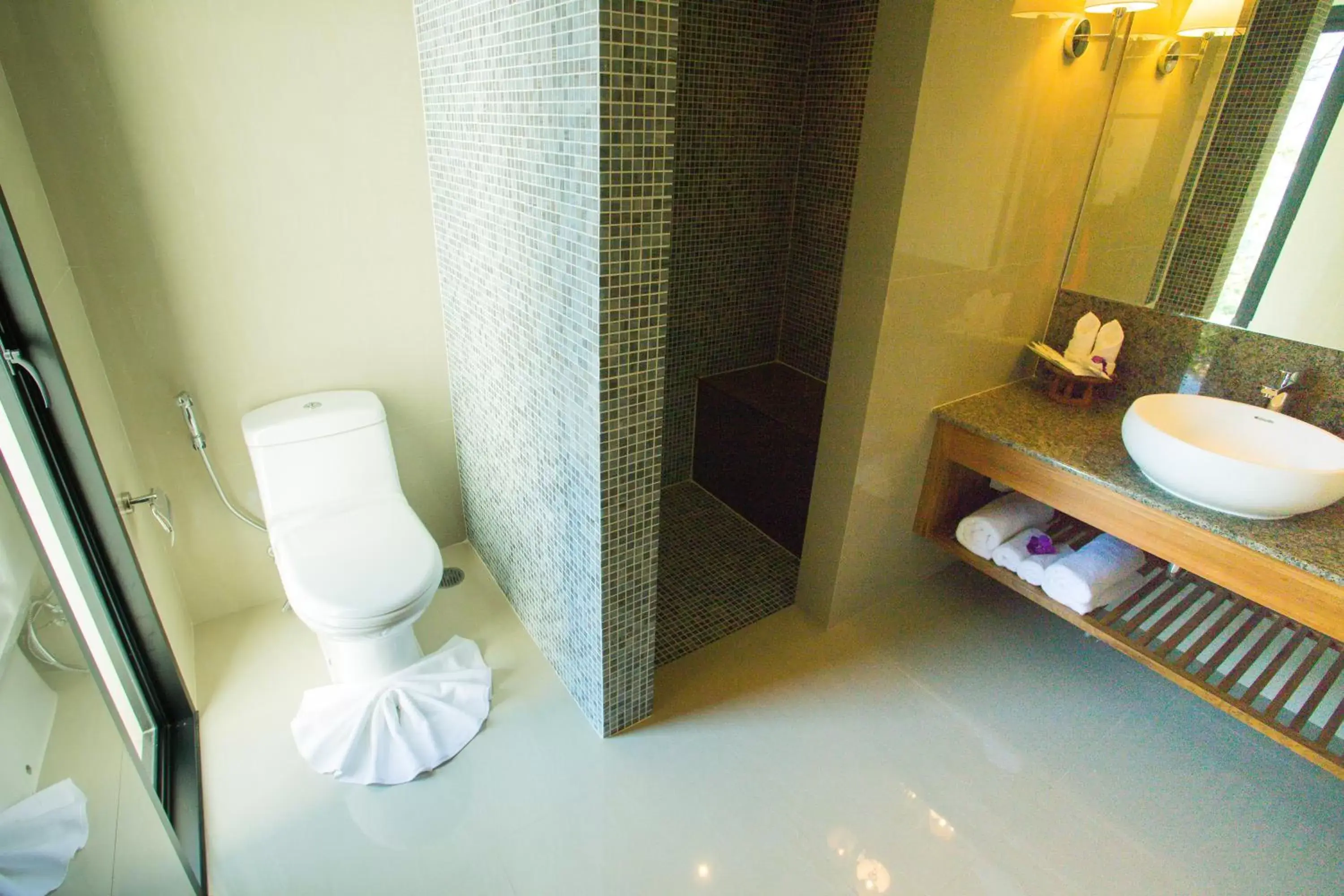 Bathroom in Lanna Thaphae Hotel
