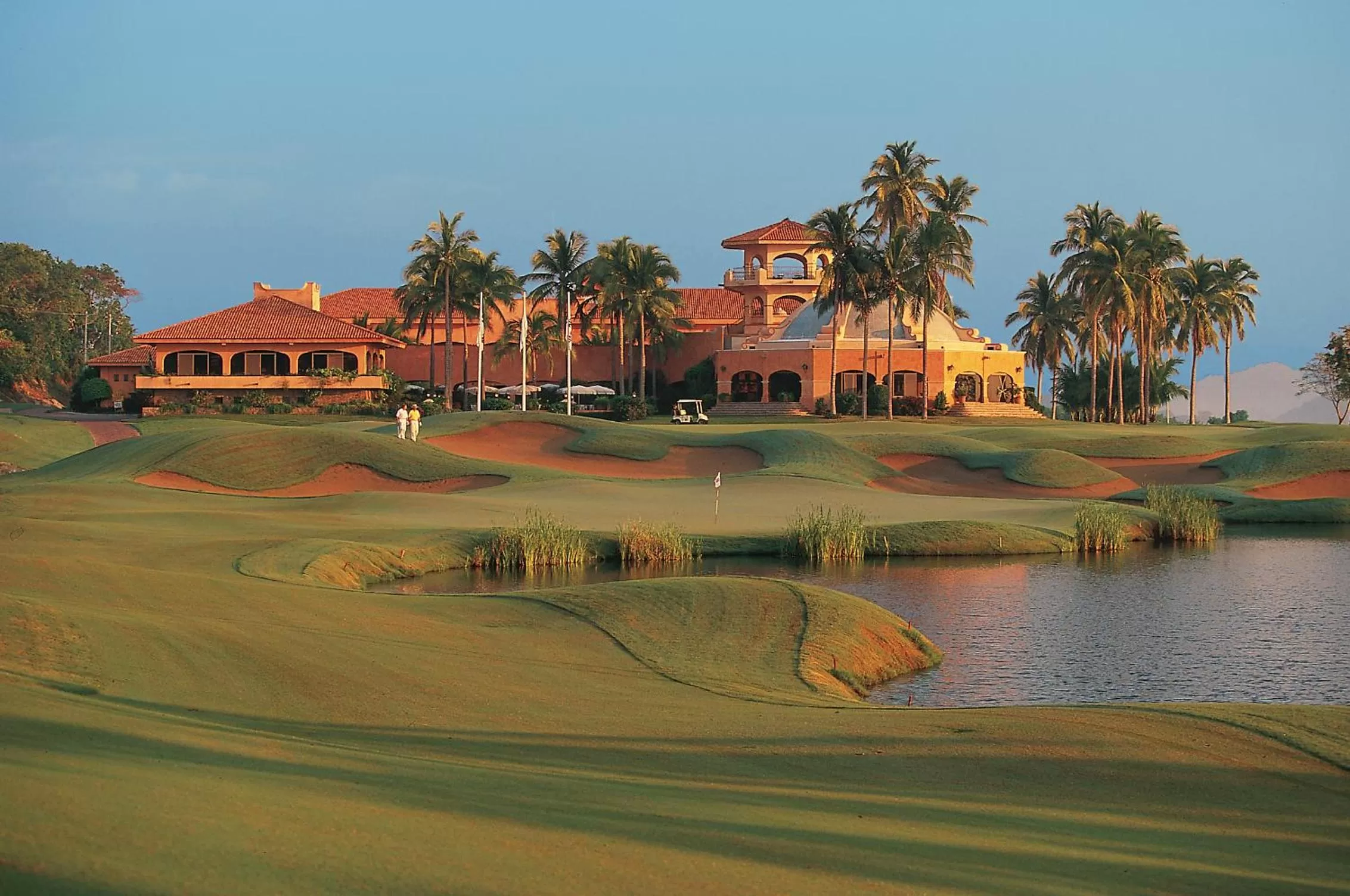 Golfcourse in Grand Isla Navidad Golf & Spa Resort with Marina