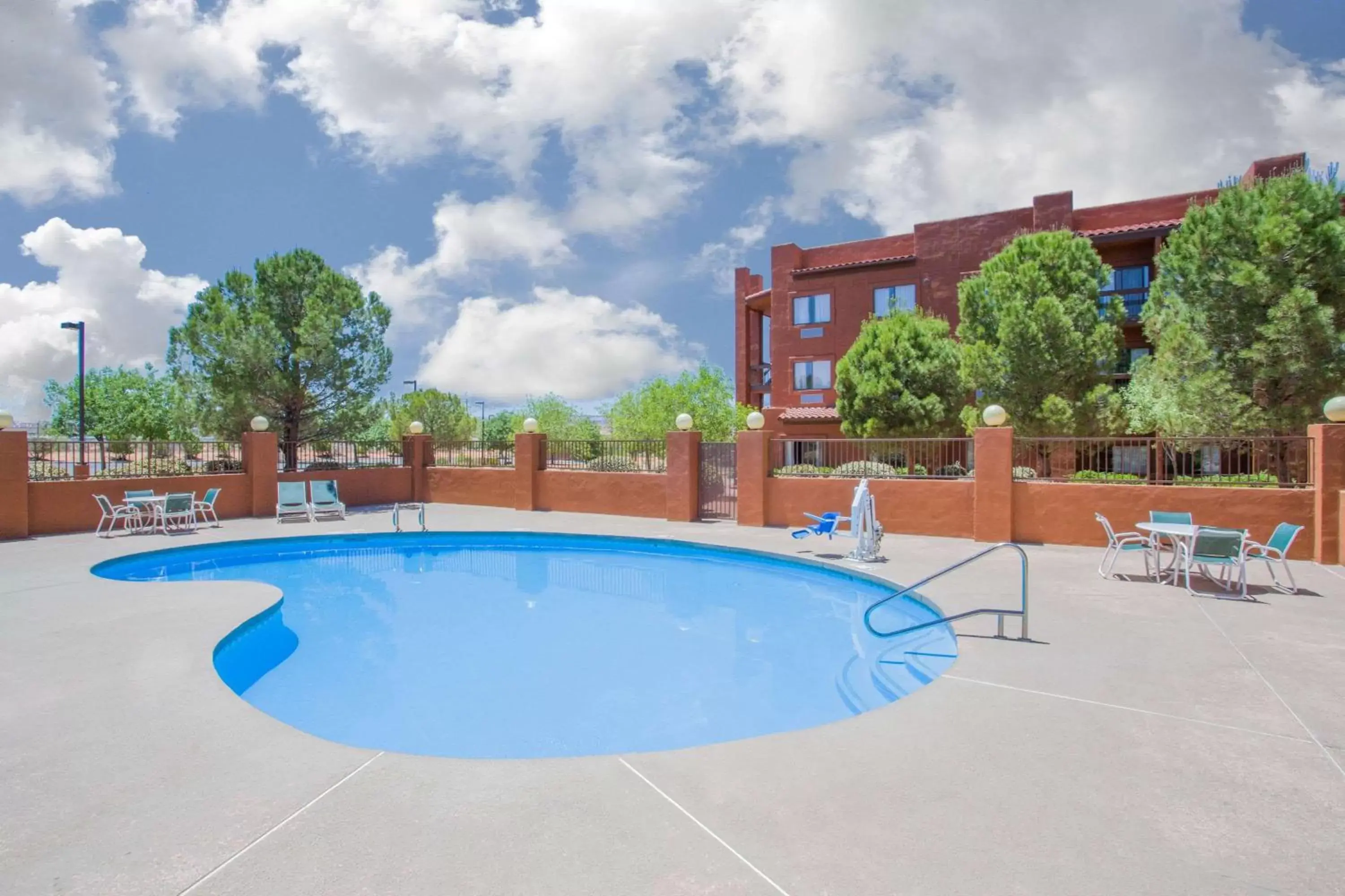 On site, Swimming Pool in Super 8 by Wyndham Page/Lake Powell