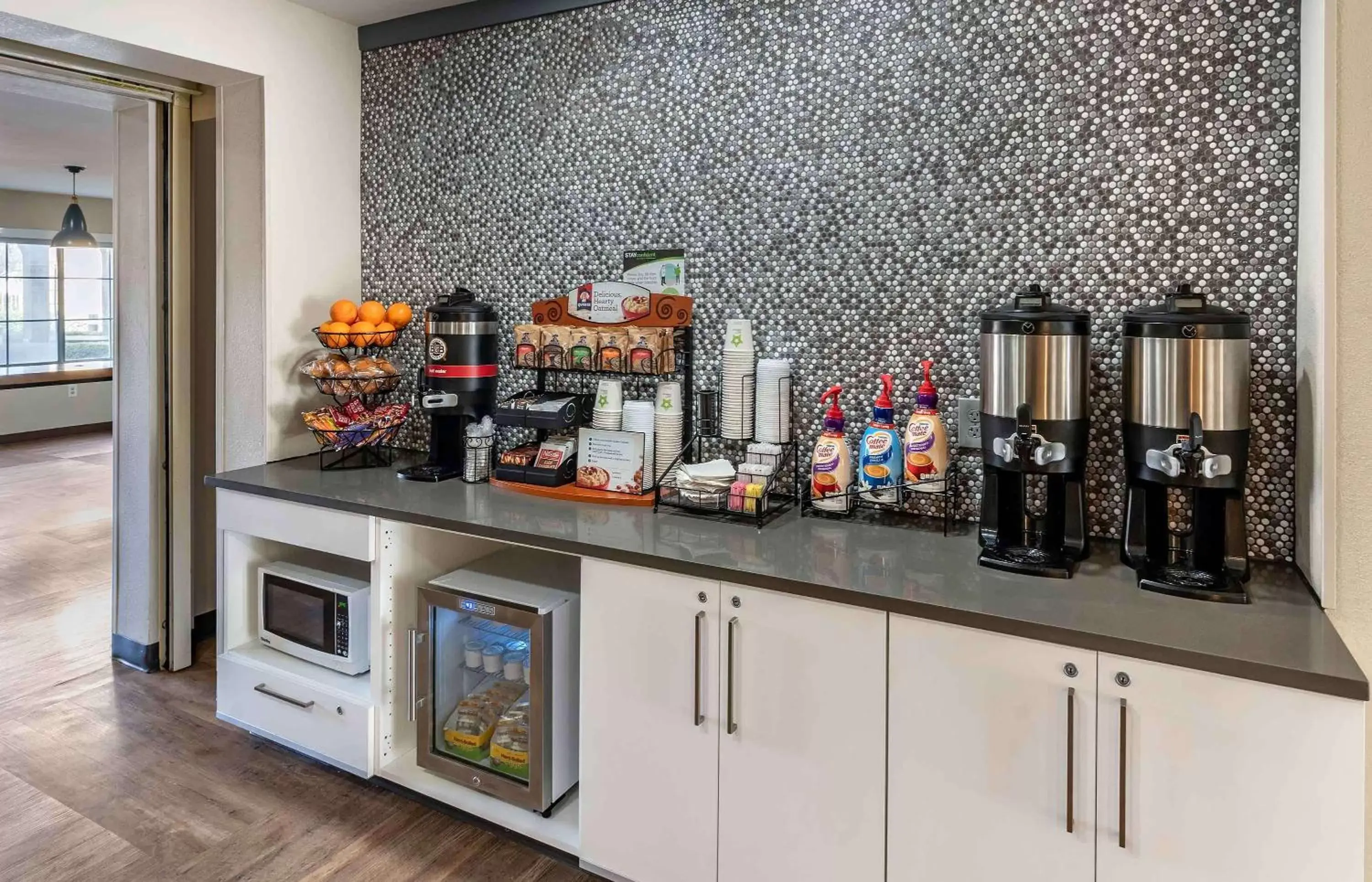 Breakfast, Kitchen/Kitchenette in Extended Stay America Premier Suites - San Jose - Airport