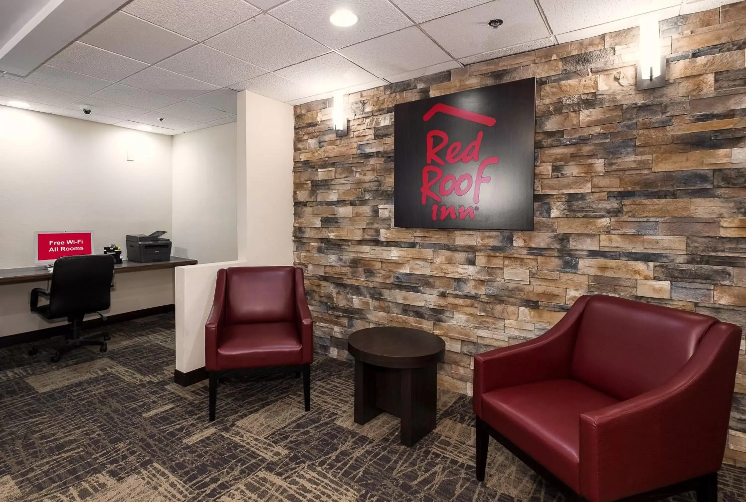 Lobby or reception in Red Roof Inn Hartford- New Britain