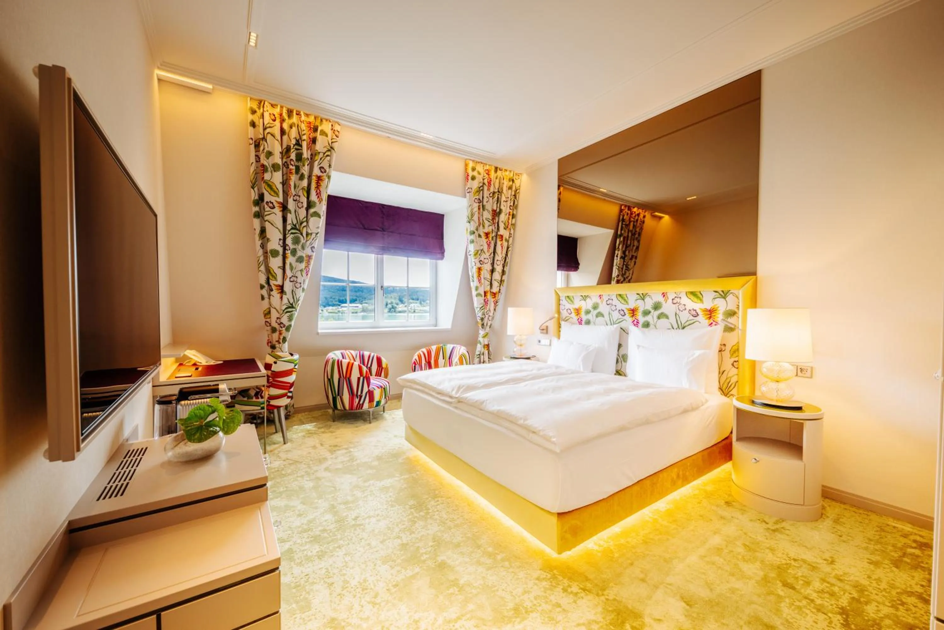 Bedroom, Bed in Hotel Schloss Seefels