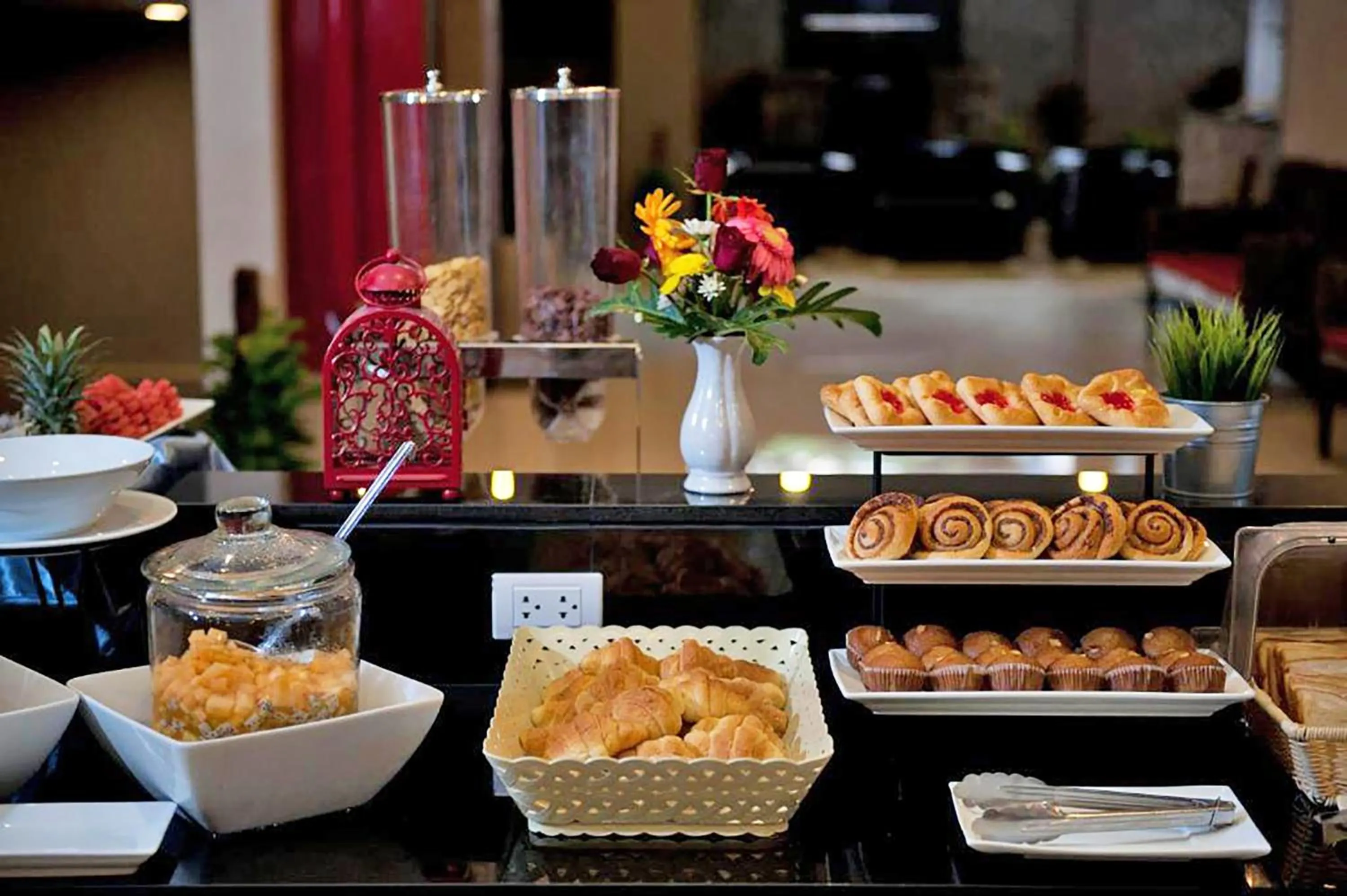 Restaurant/places to eat in Gu Hotel Patong