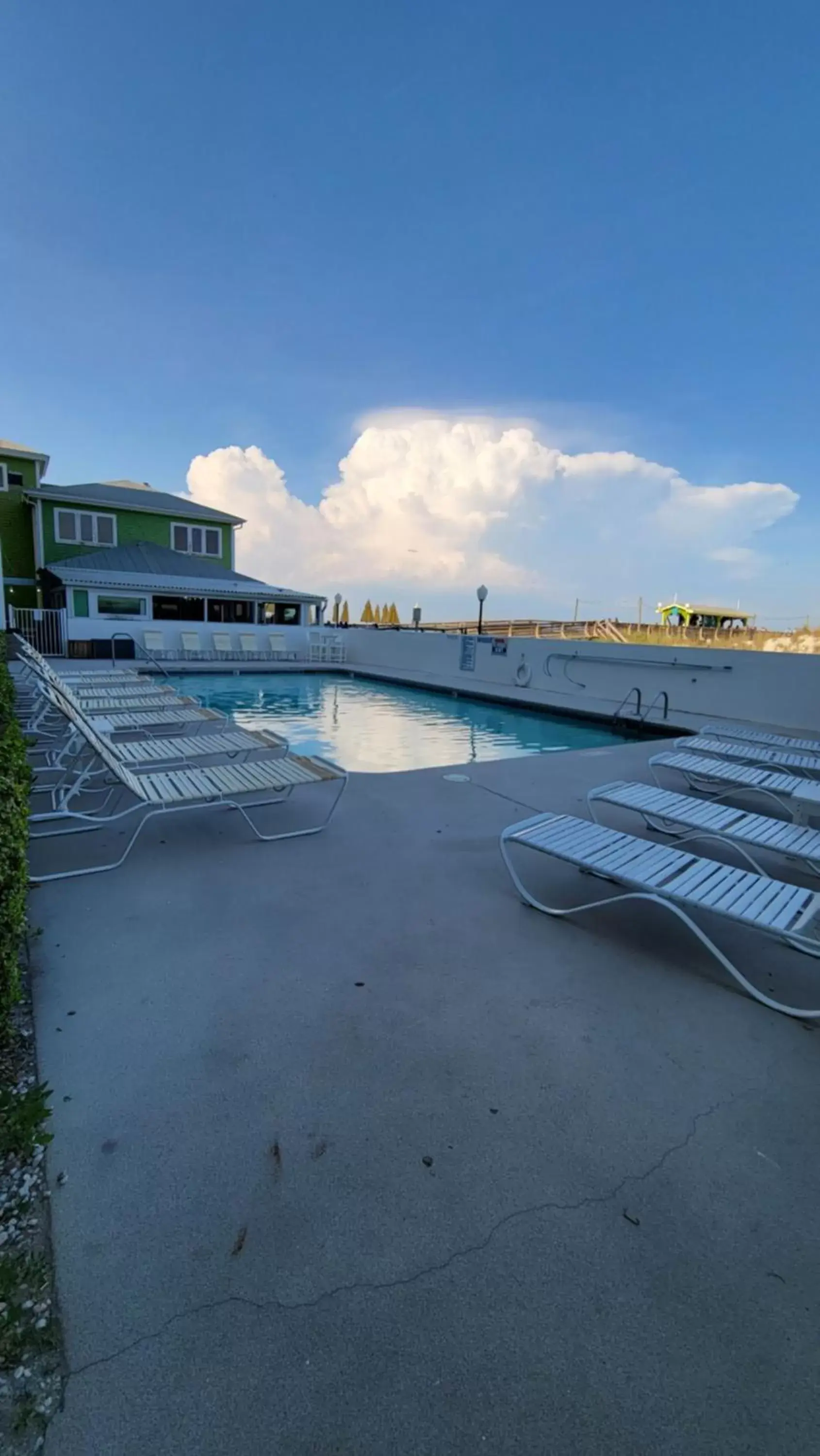 Swimming pool, Beach in Golden Sands Oceanfront Hotel