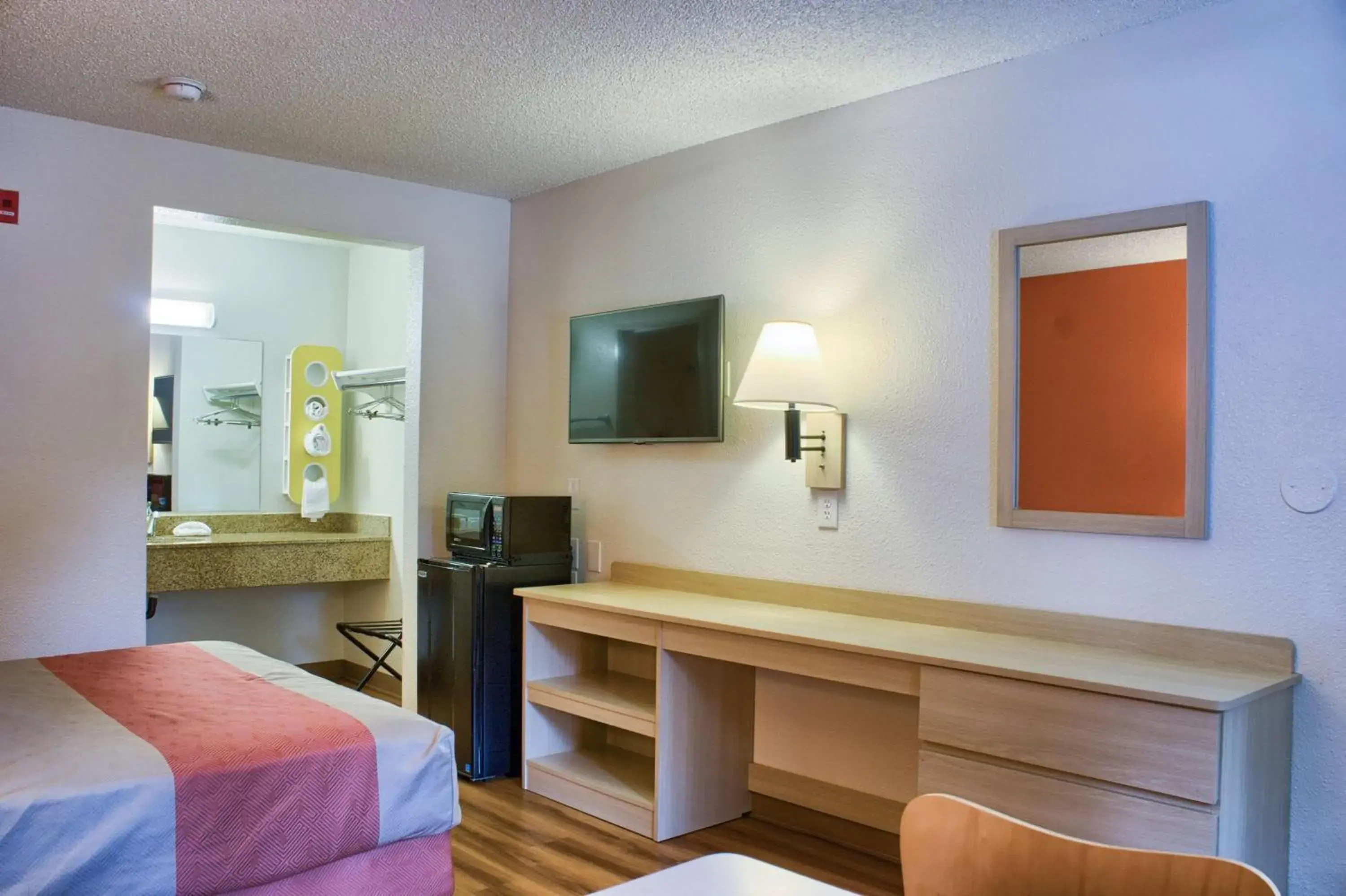 TV and multimedia, TV/Entertainment Center in Motel 6-Seattle, WA - South