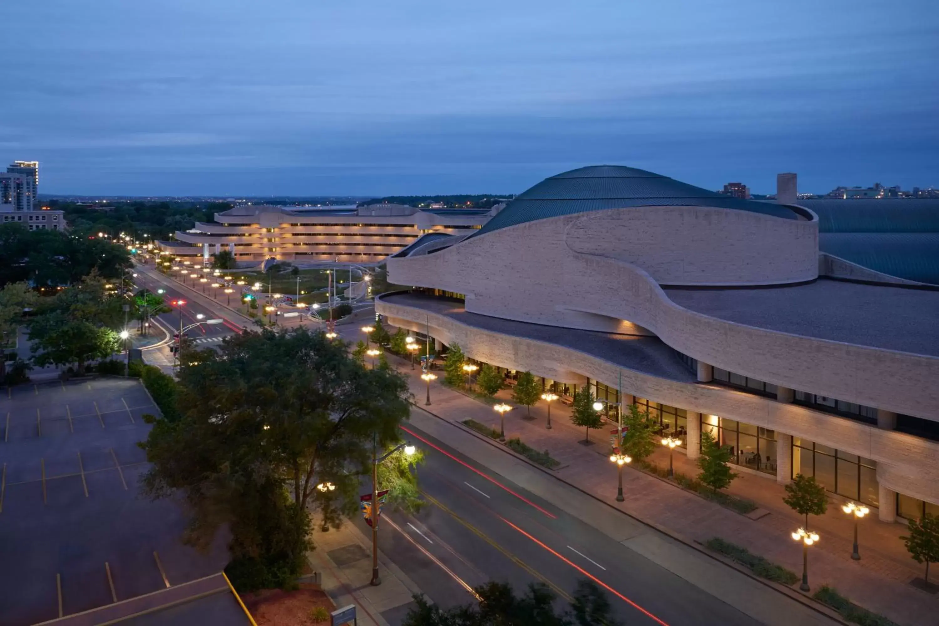 Photo of the whole room, Bird's-eye View in Four Points by Sheraton Hotel & Conference Centre Gatineau-Ottawa