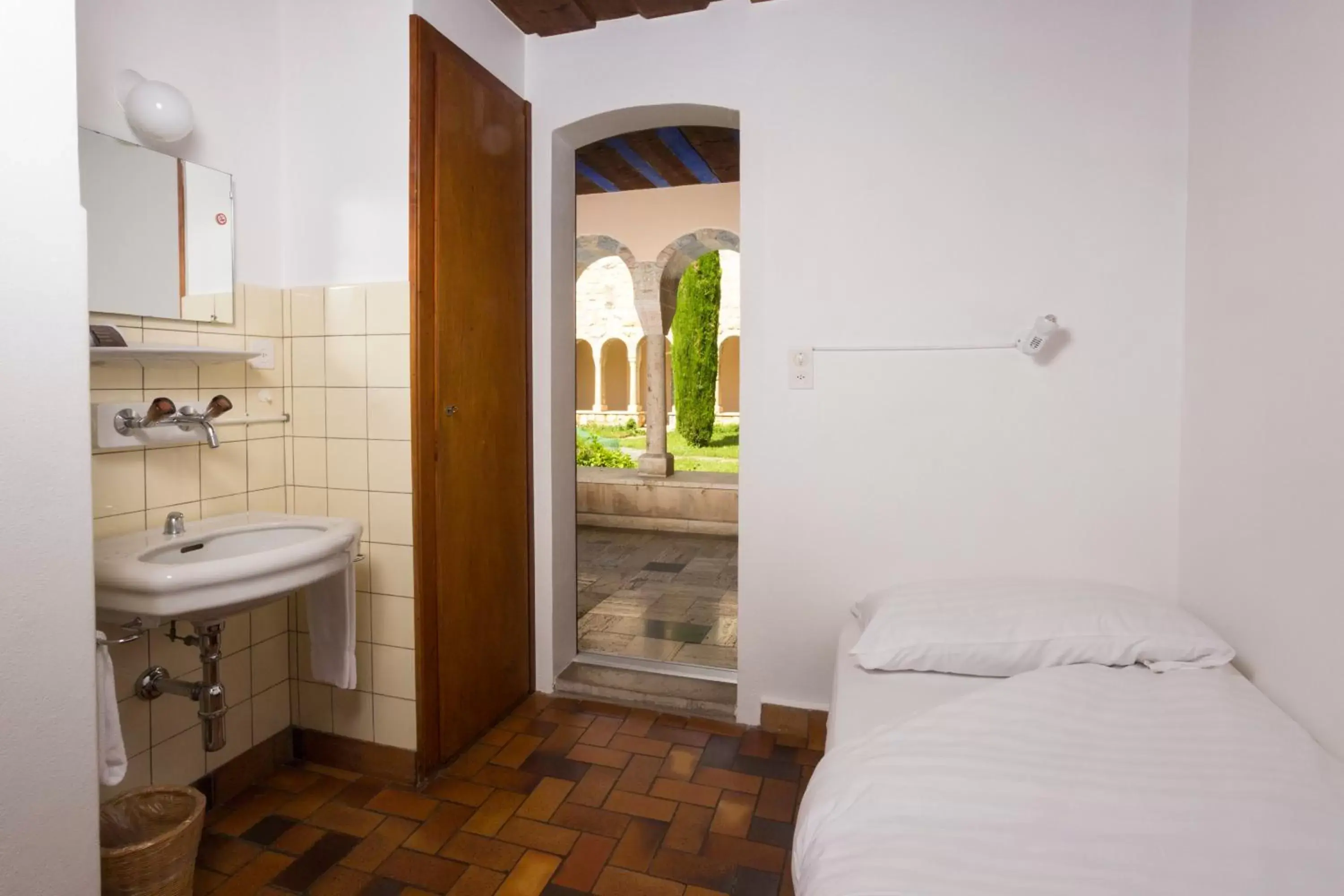 Bedroom, Bathroom in Crêt-Bérard