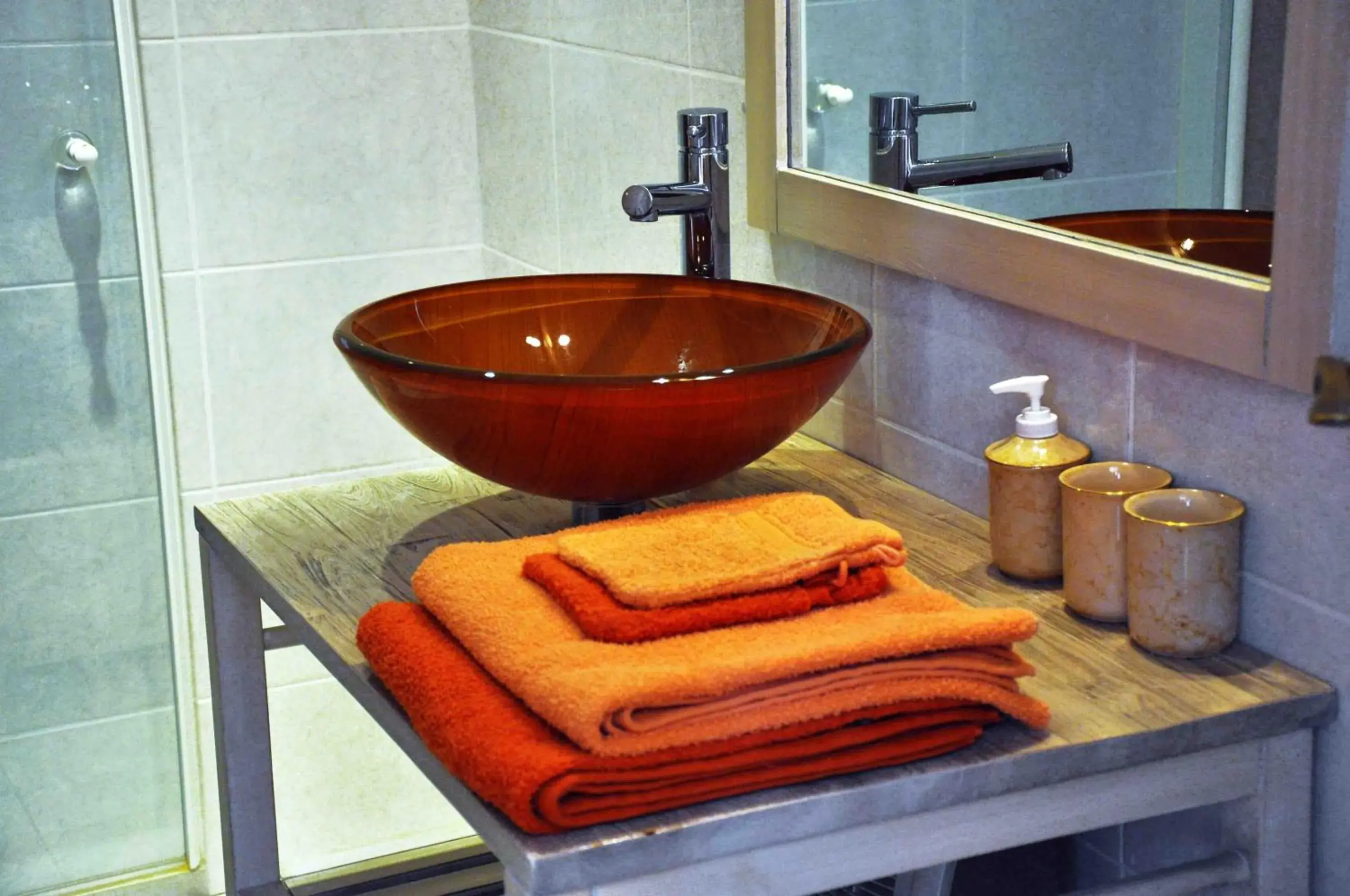 Bathroom in Logis Hôtel L'Adourable Auberge