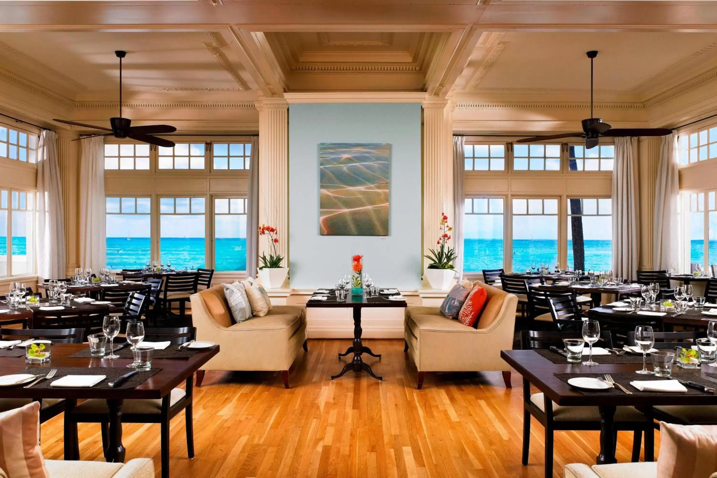 Beach, Restaurant/Places to Eat in Moana Surfrider, A Westin Resort & Spa, Waikiki Beach