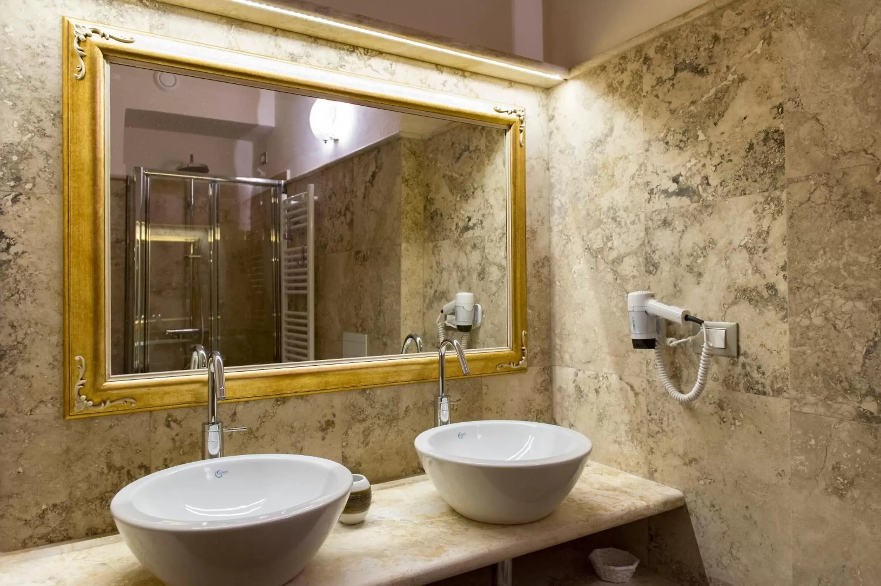 Toilet, Bathroom in Relais Dei Mercanti B&B And Suites