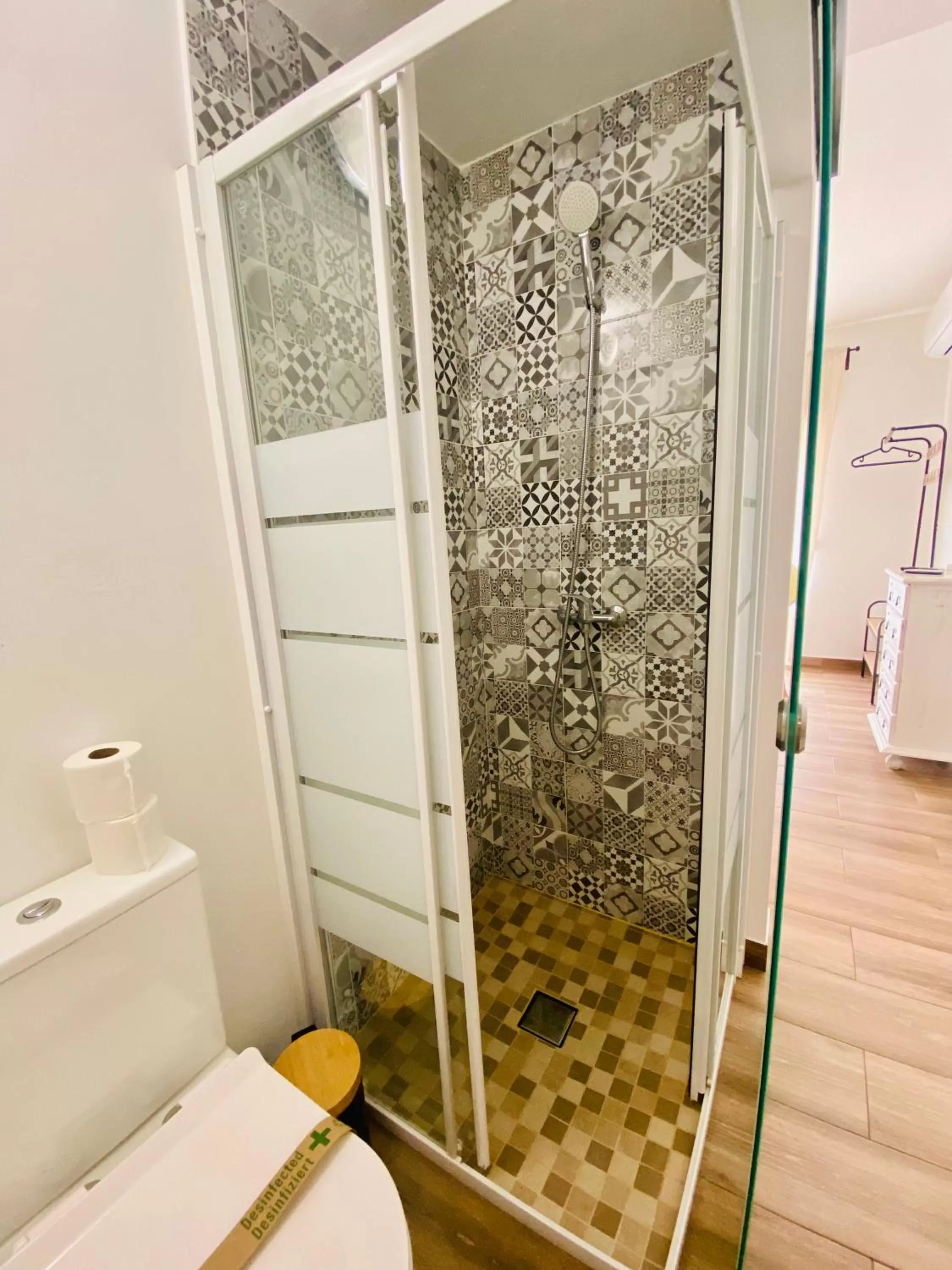 Bathroom in Stay on Top Old Town