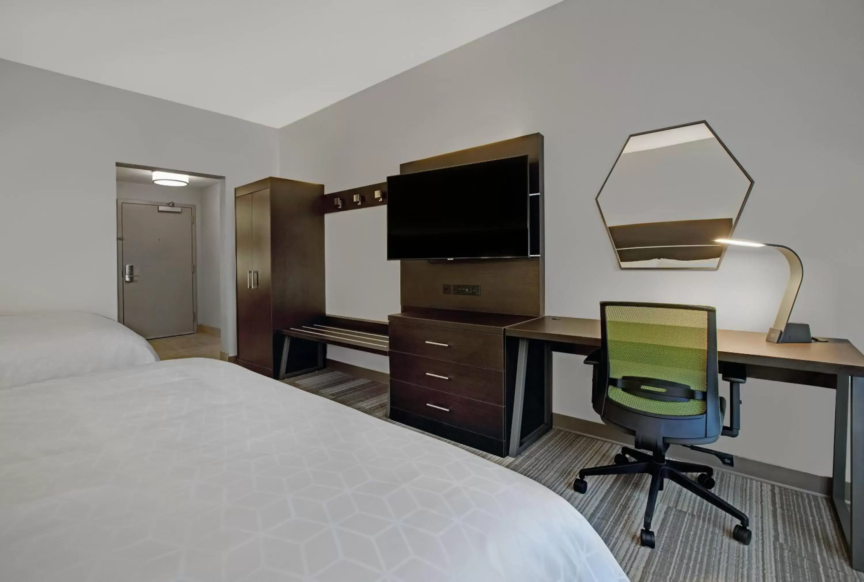 Photo of the whole room, TV/Entertainment Center in Holiday Inn Express - Milwaukee Downtown, an IHG Hotel