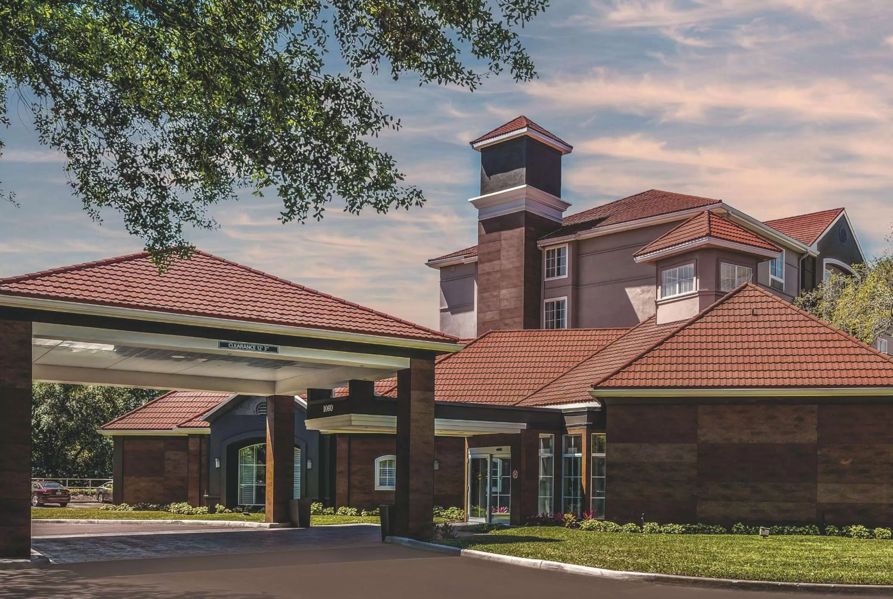 Property building in La Quinta by Wyndham Orlando Lake Mary