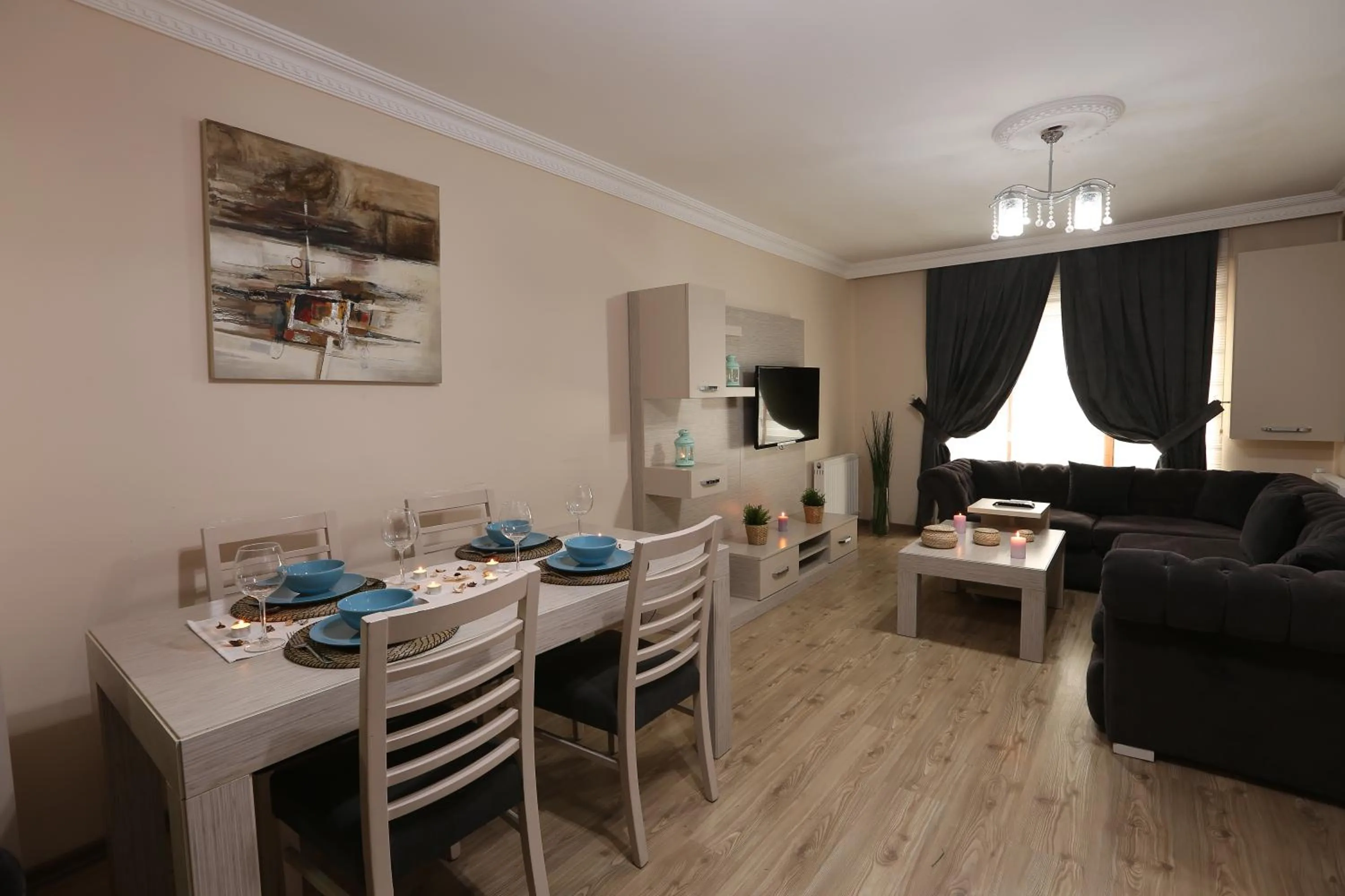 TV and multimedia in Overland Residence