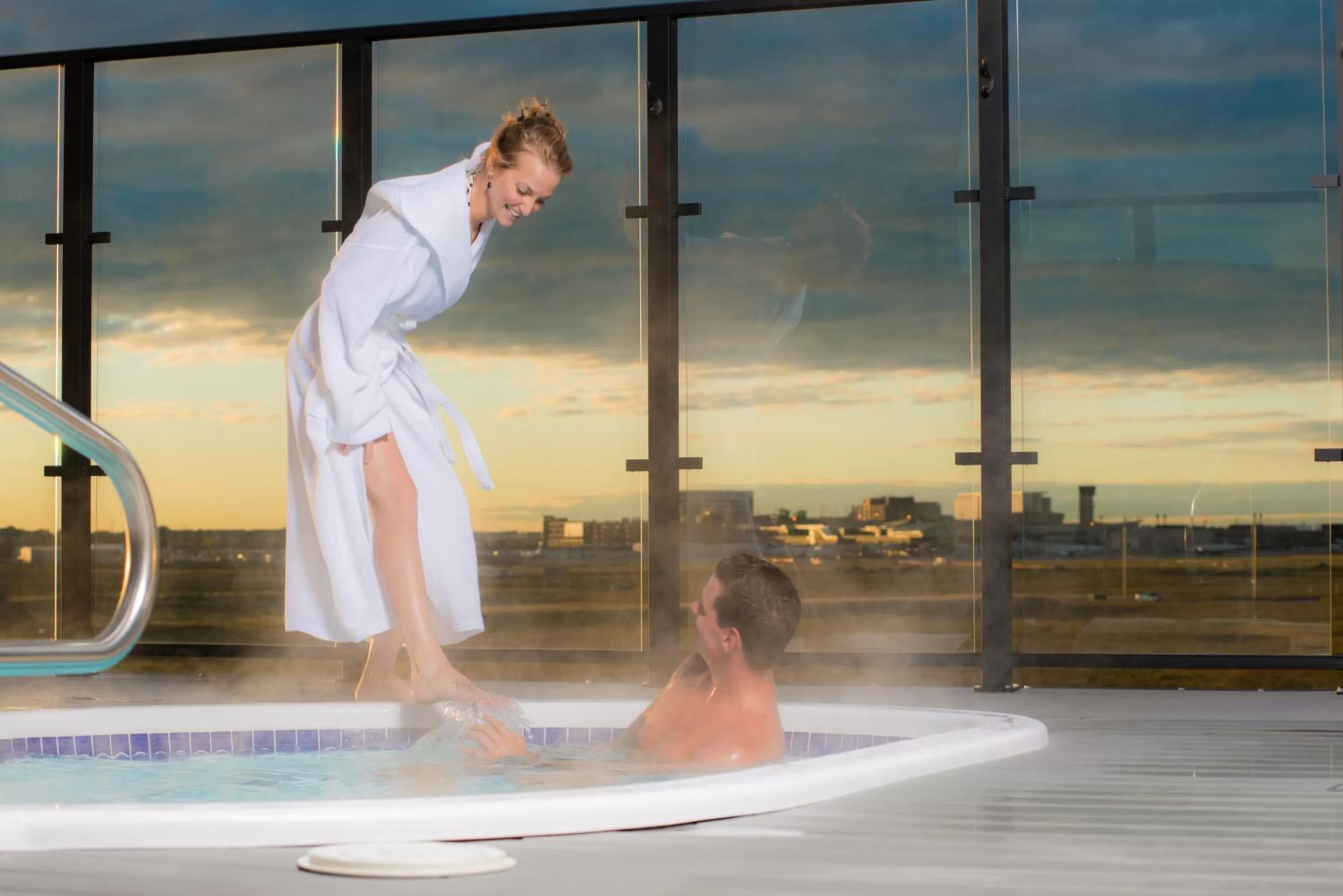 Hot Tub in Hotel Clique Calgary Airport