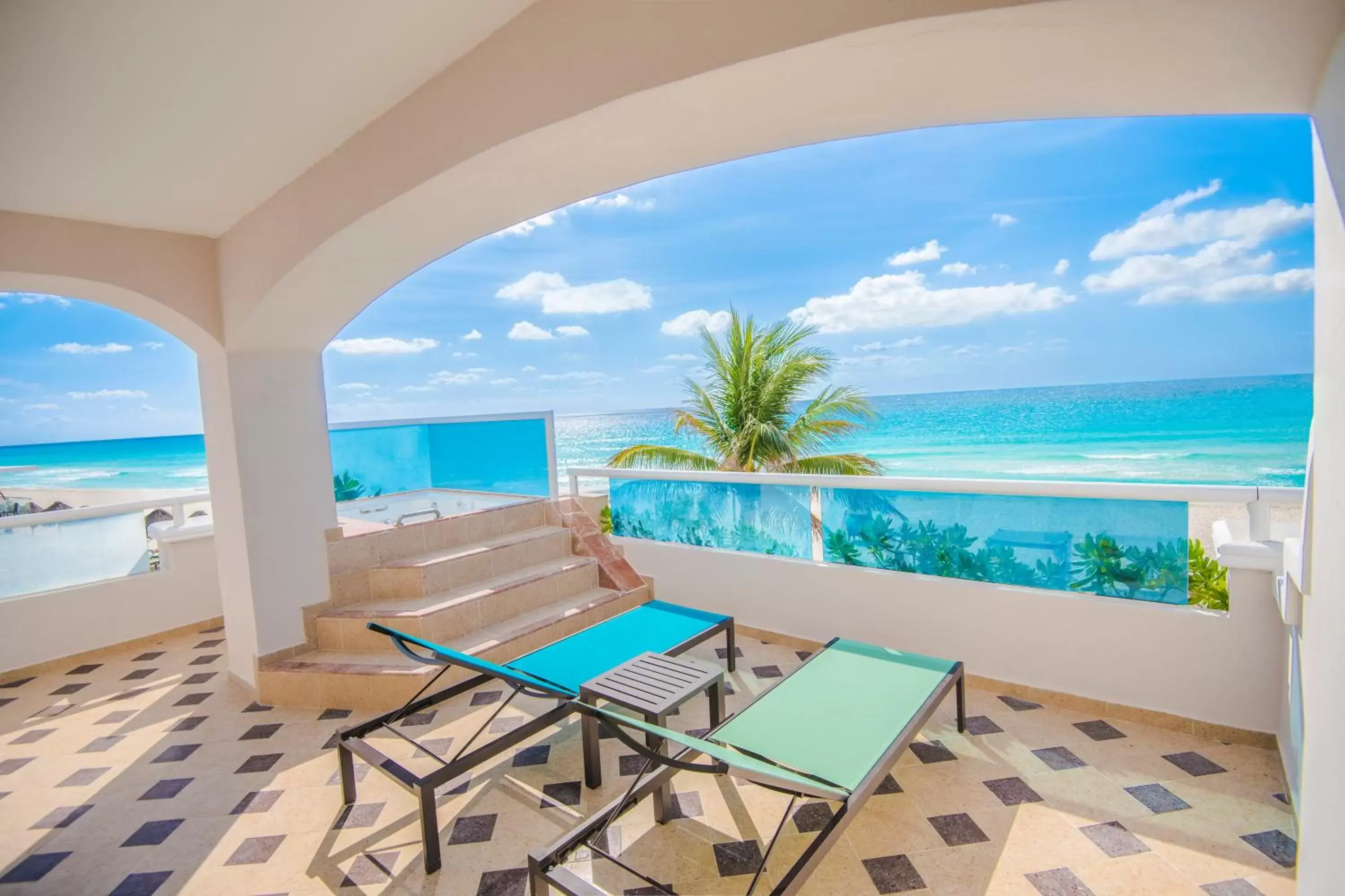 View (from property/room), Balcony/Terrace in Wyndham Alltra Cancun All Inclusive Resort