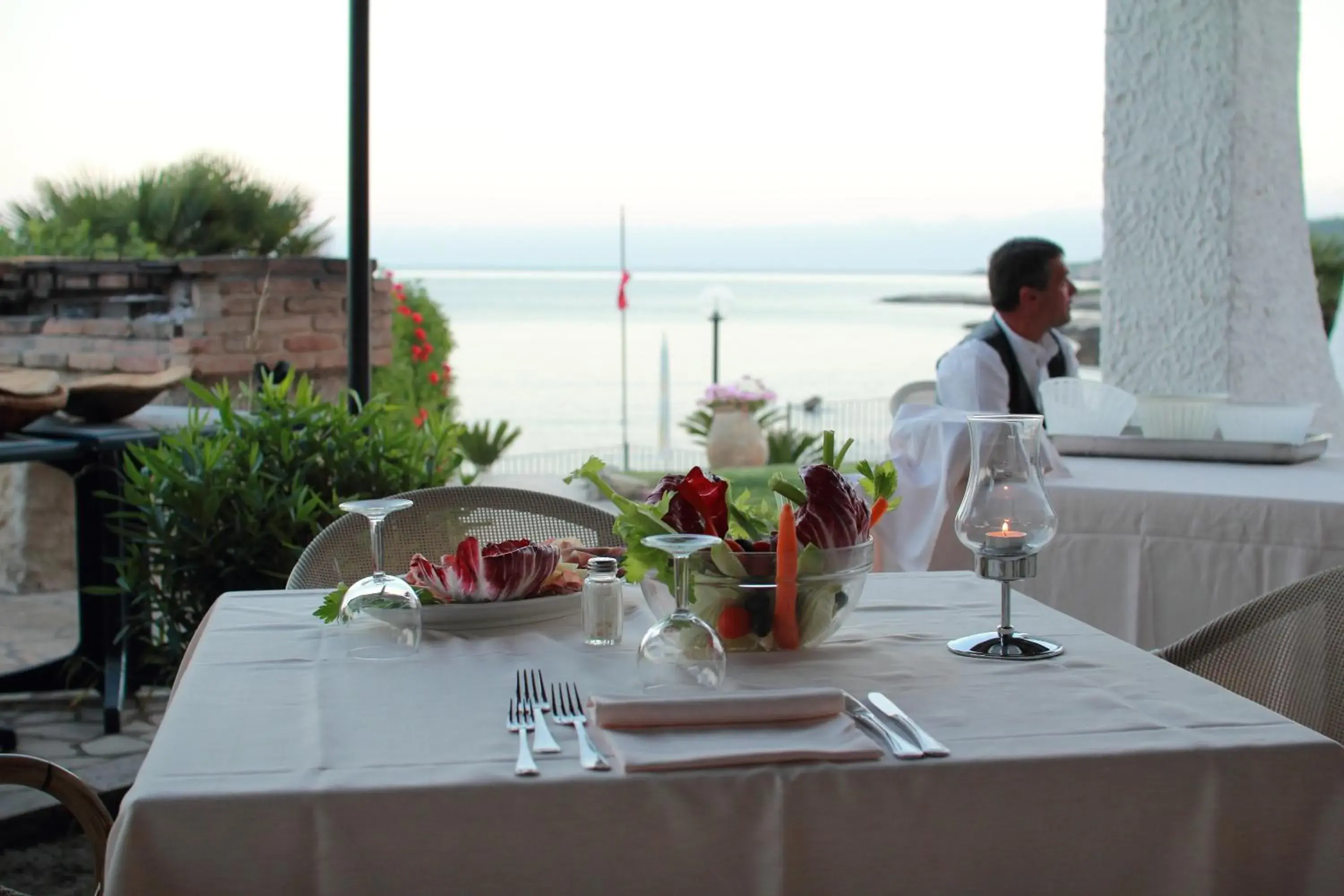 Restaurant/Places to Eat in Hotel Punta Negra