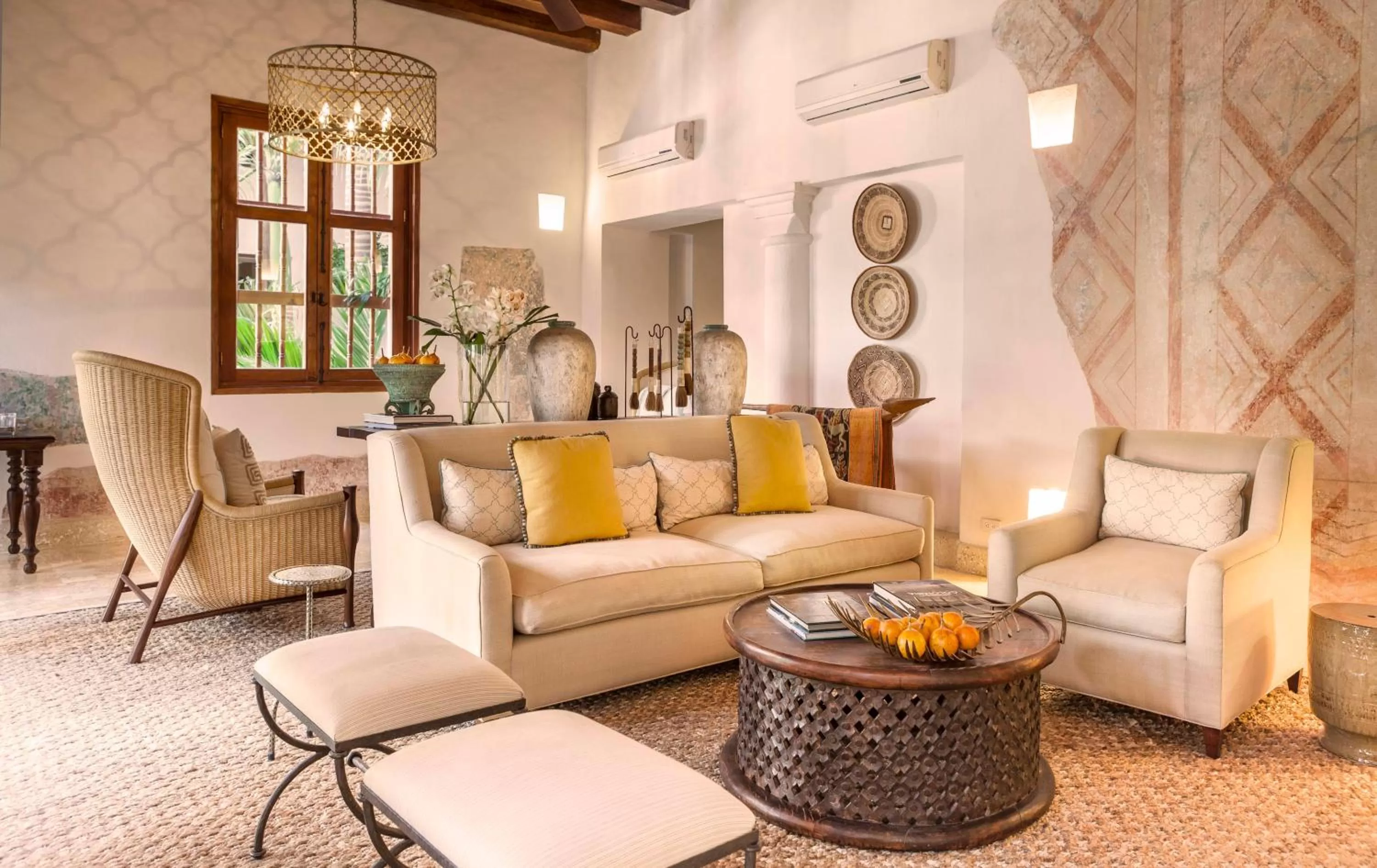 Library in Hotel Casa San Agustin