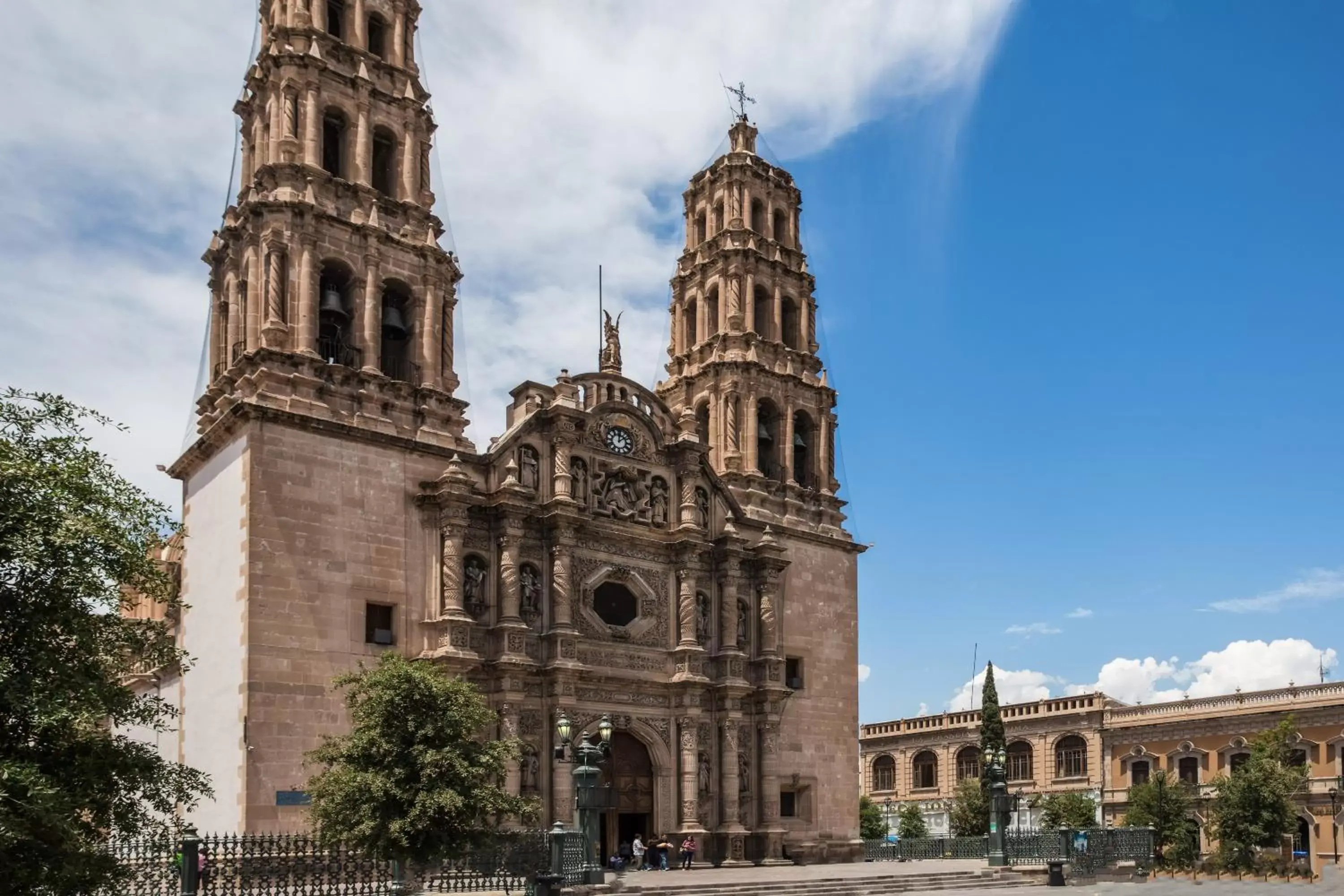 Property building in One Chihuahua Fashion Mall Property building in One Chihuahua Fashion Mall