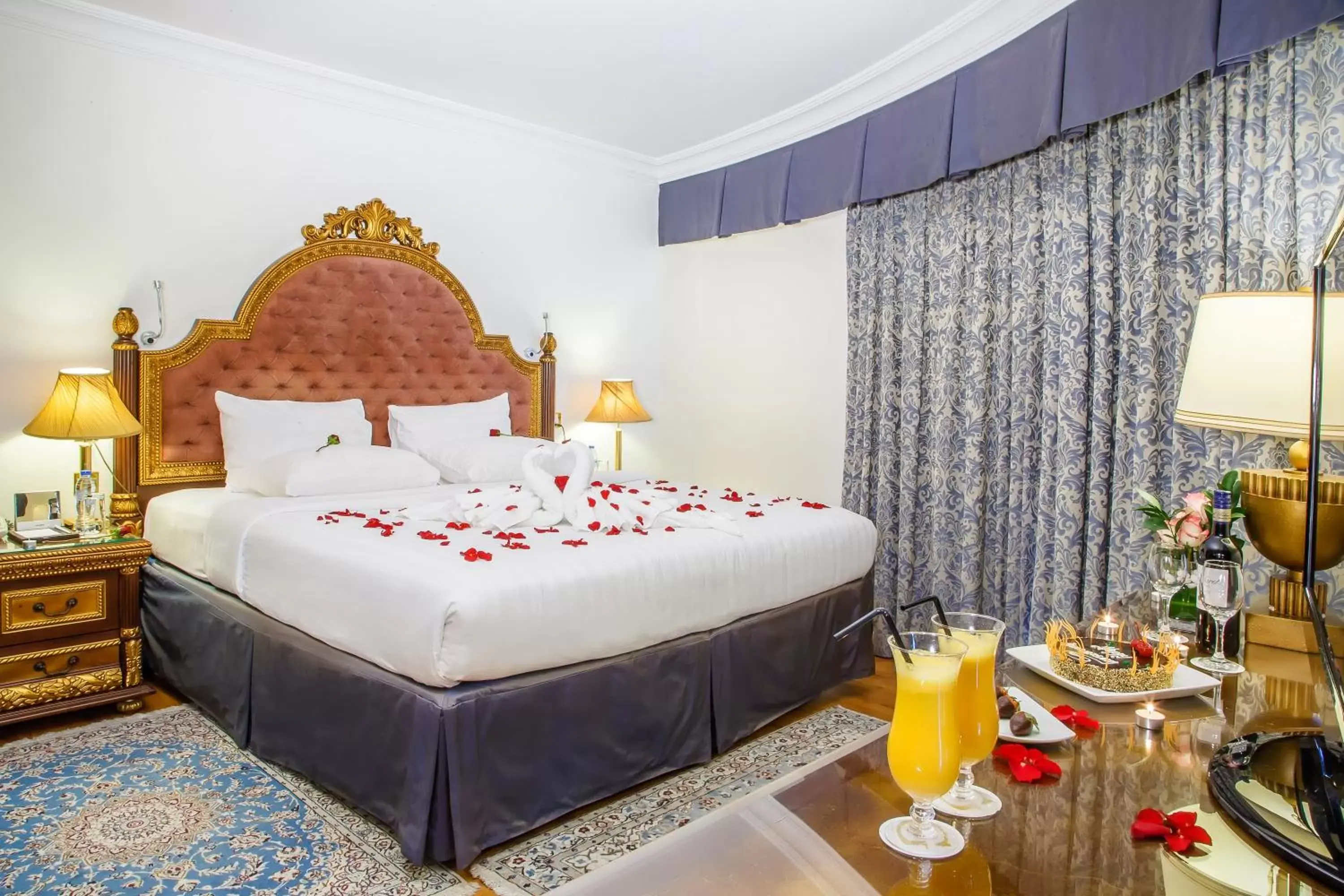 Bedroom, Bed in Grand Excelsior Hotel - Bur Dubai