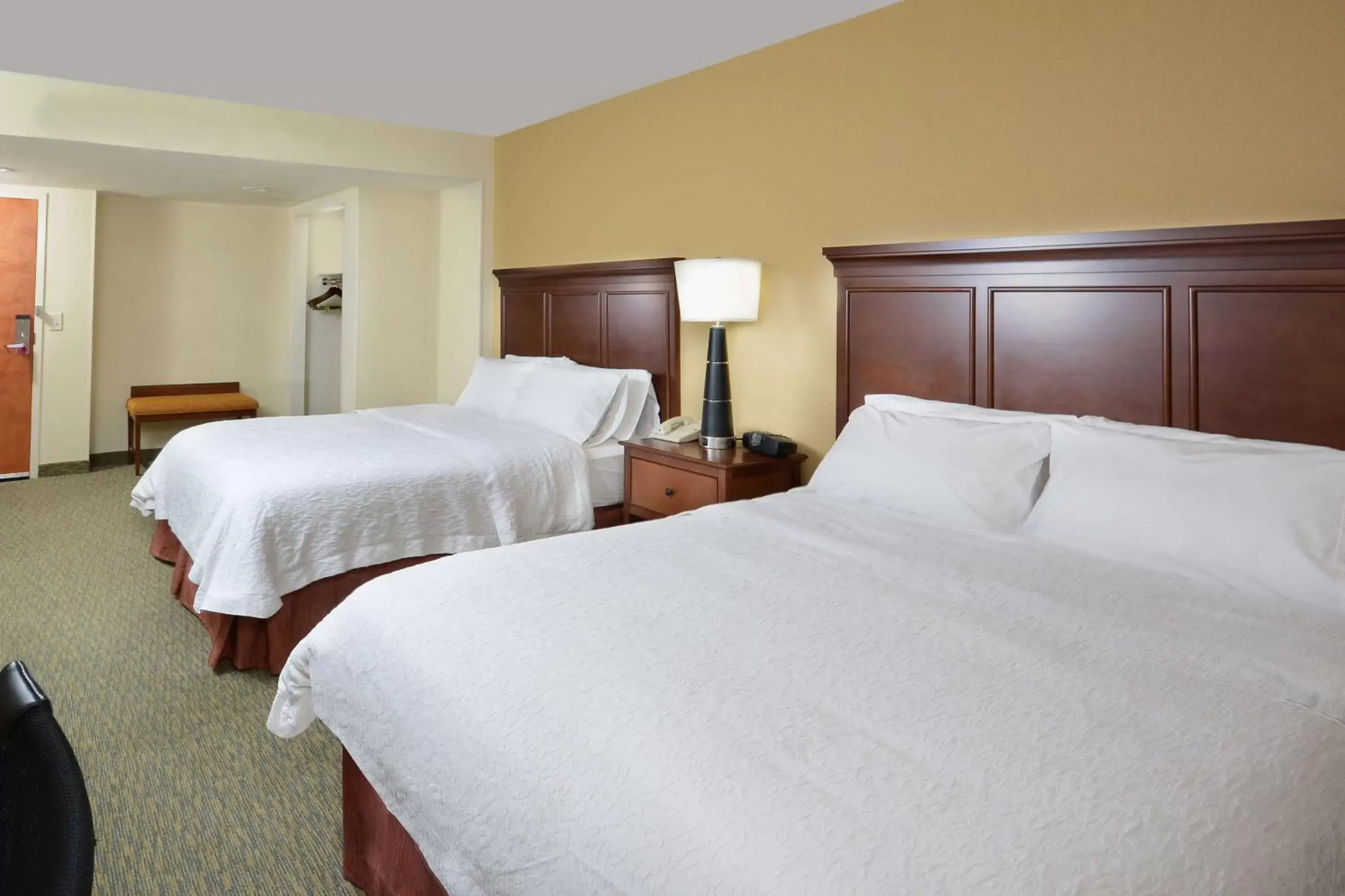 Bed in Hampton Inn Raleigh/Durham Airport Bed in Hampton Inn Raleigh/Durham Airport
