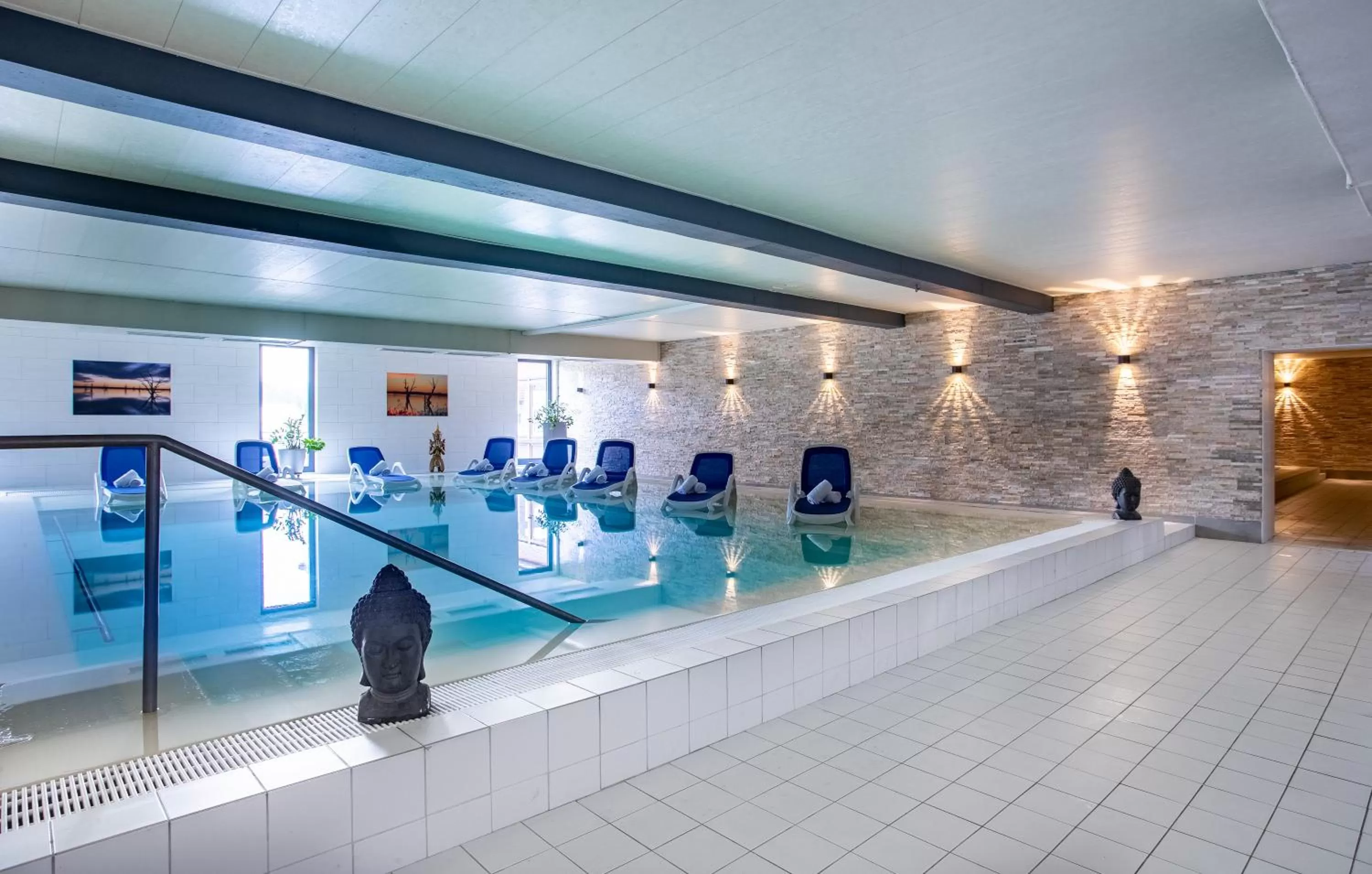 Swimming pool in Aqualux Wellness- & Tagungshotel