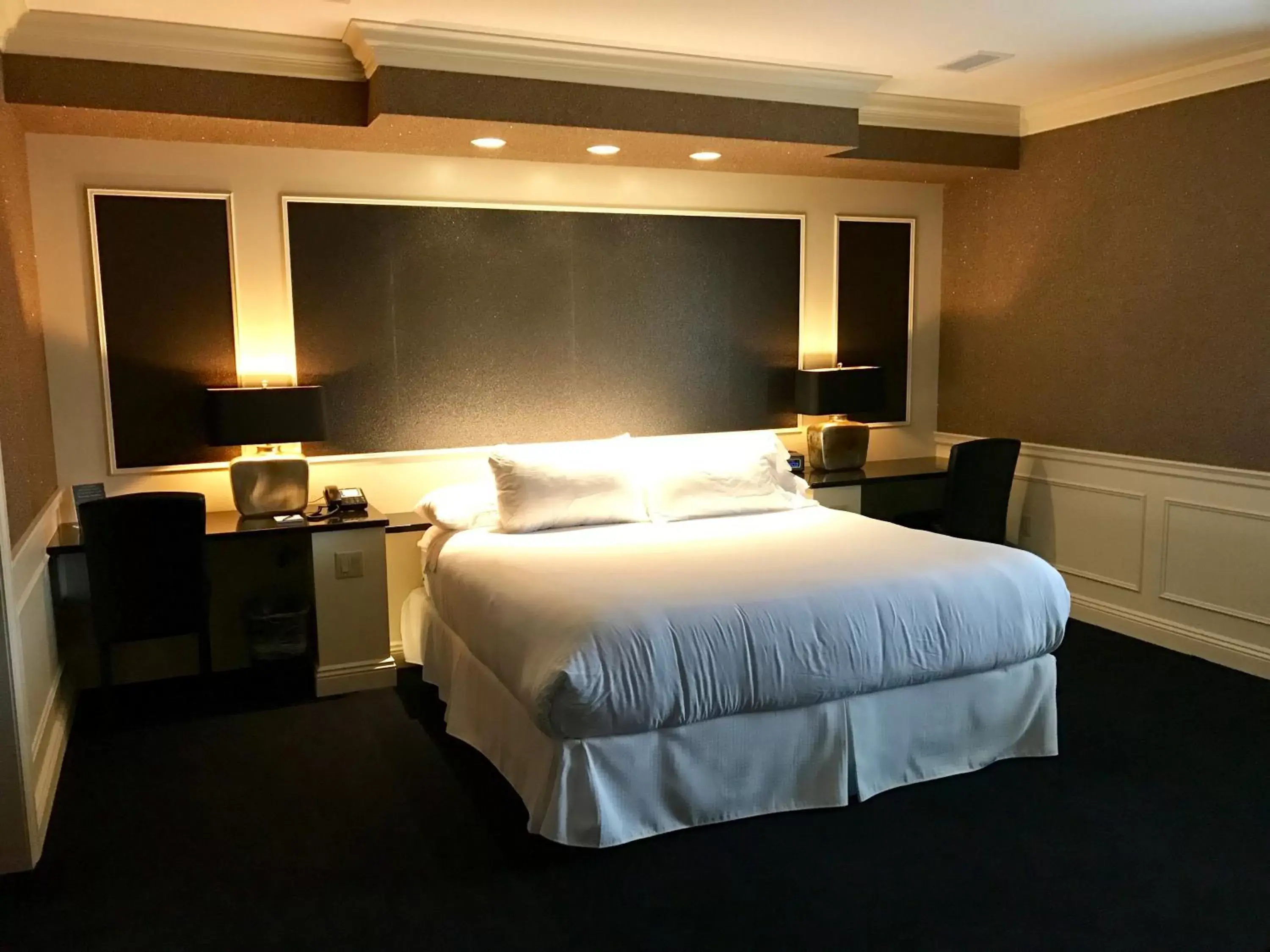 Bedroom, Bed in The Grand Resort