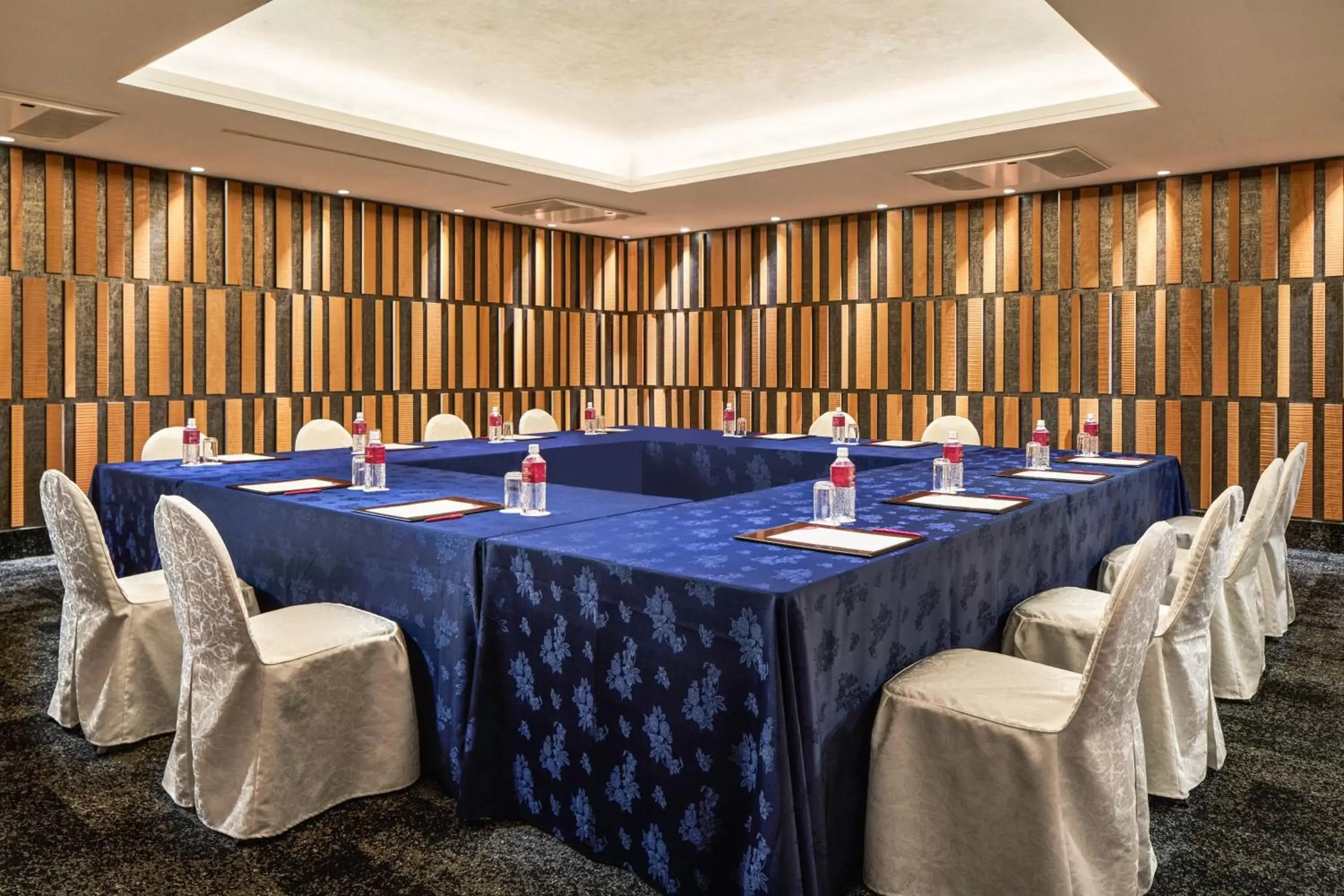 Meeting/conference room in ANA Crowne Plaza Hotel Kyoto, an IHG Hotel